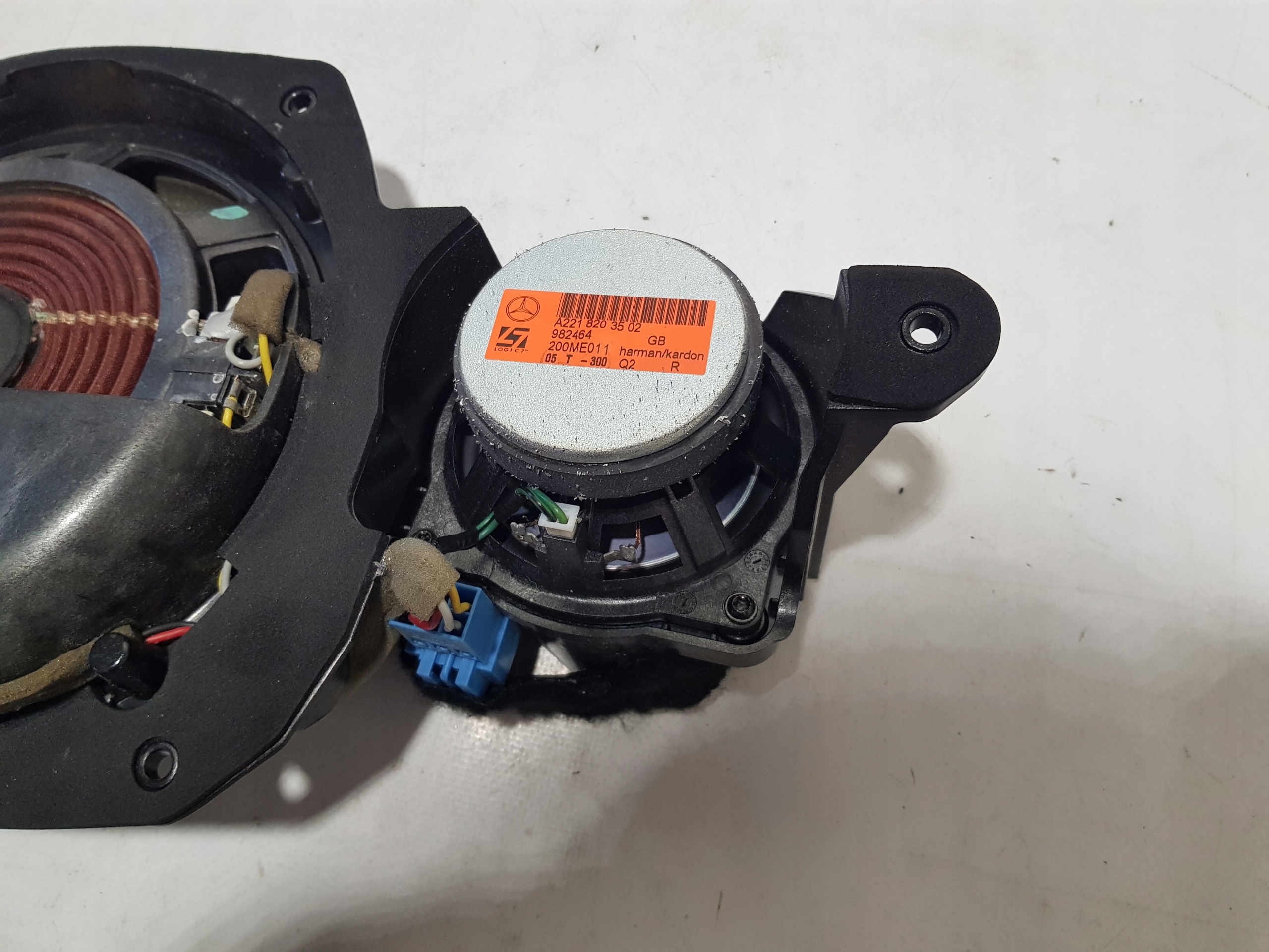 speaker right front MERCEDES W221 HARMAN KARDON LOGIC 7