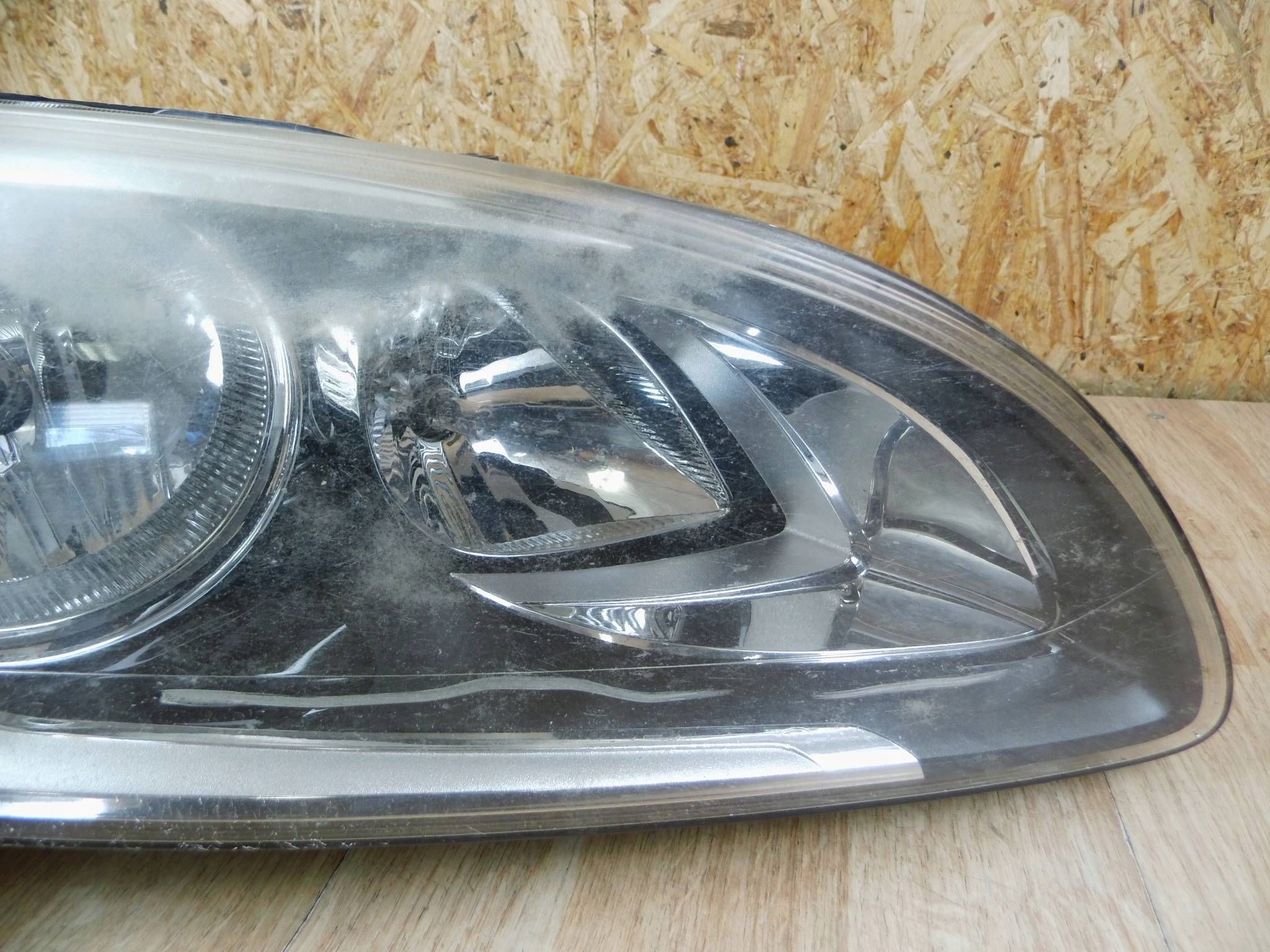 Volvo S60 V60 2014+ LIFT light right front front 31420116