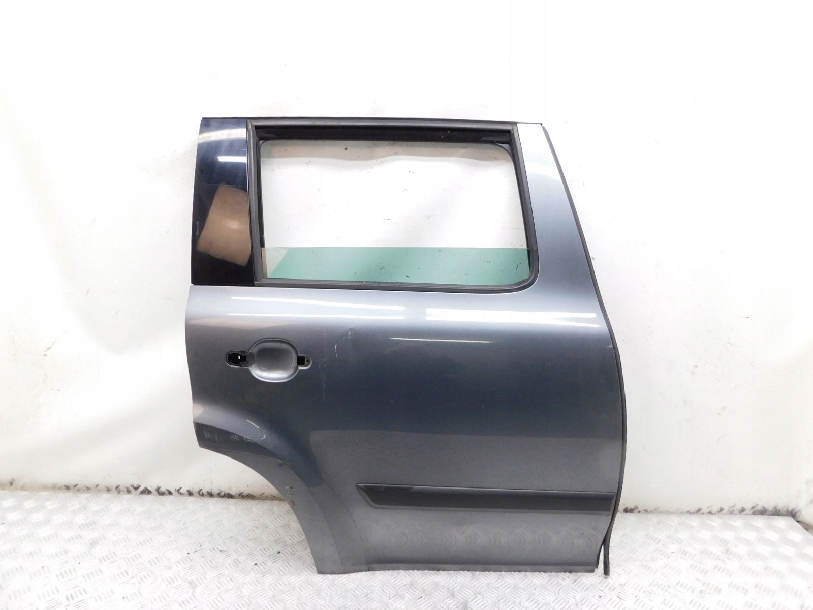 DRZWI PRAWE TYŁ - SKODA YETI lift 09-17