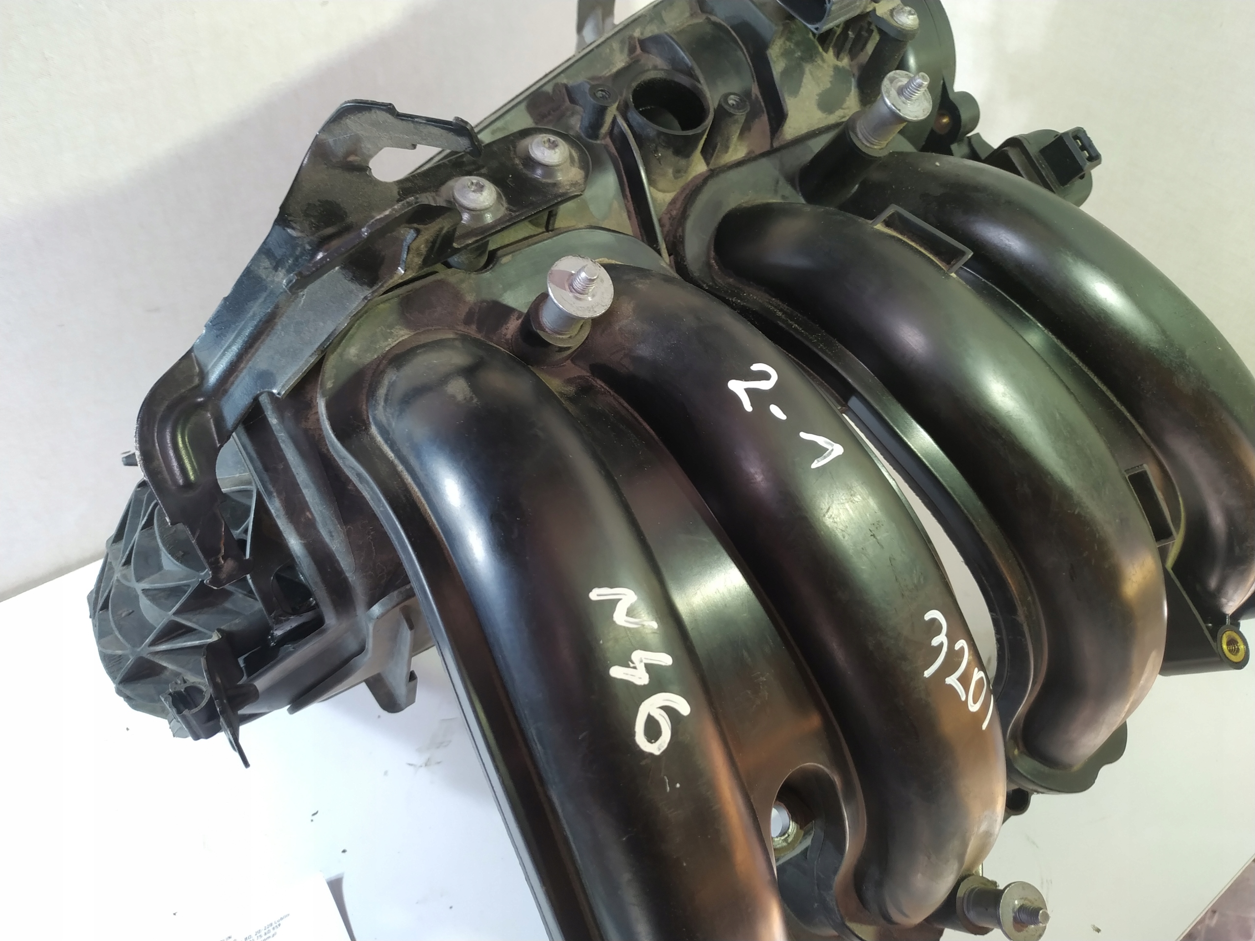 intake manifold BMW E90 E91 320I 2.0 N46