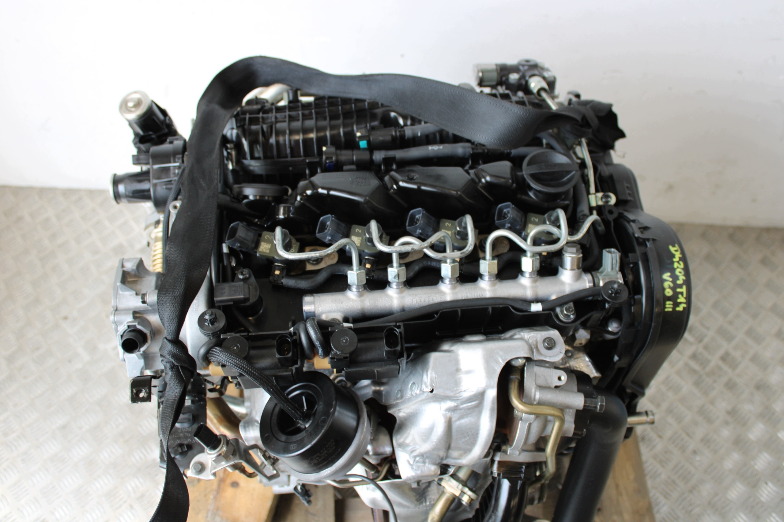 engine MOTOR complete D4204T14 VOLVO S60 V60 III 3 KOMBI 2.0D