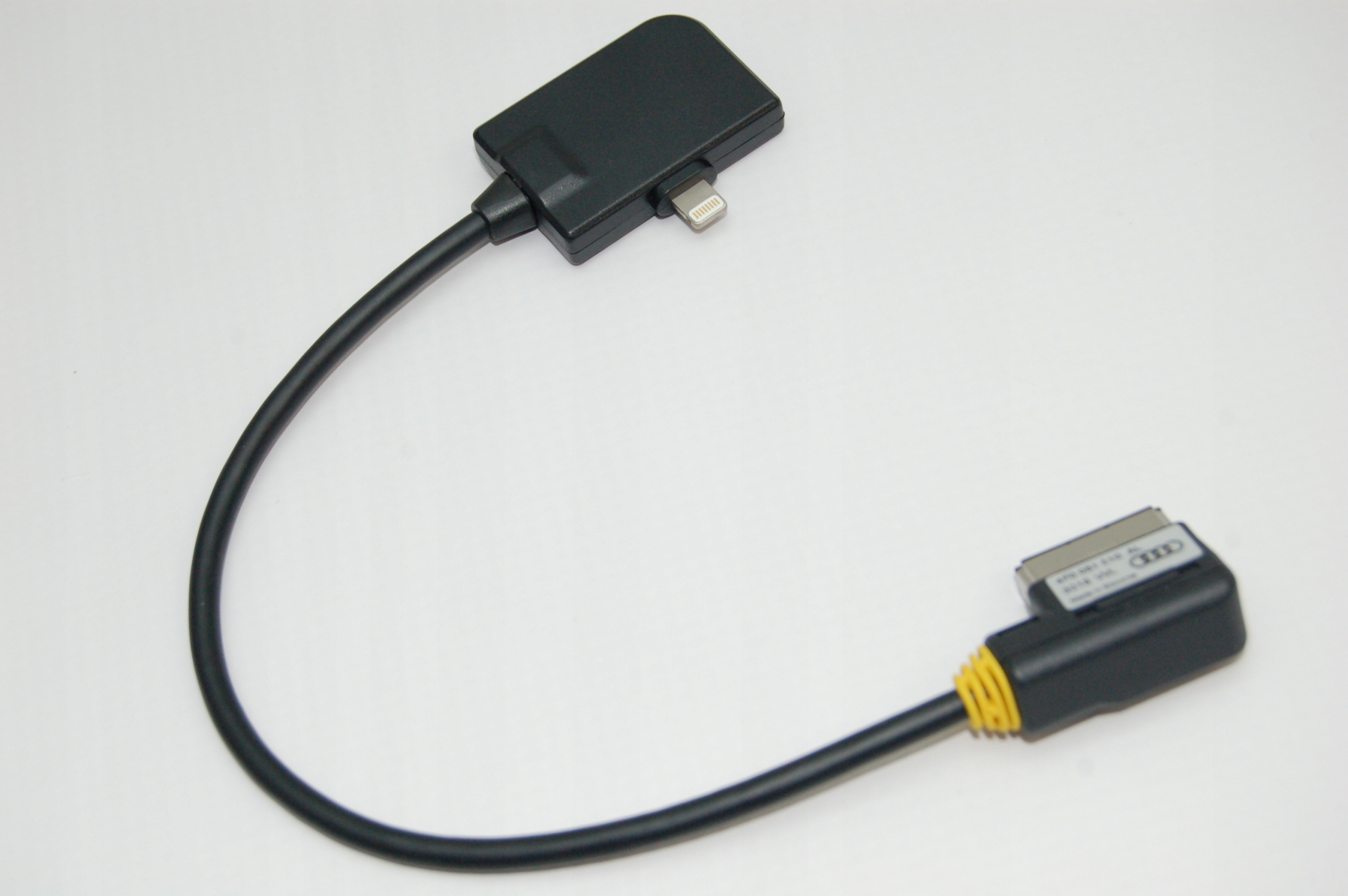 Nowy oryginalny kabel Audi AMI Iphone 4F0051510AL Numer katalogowy części 4F0051510AL