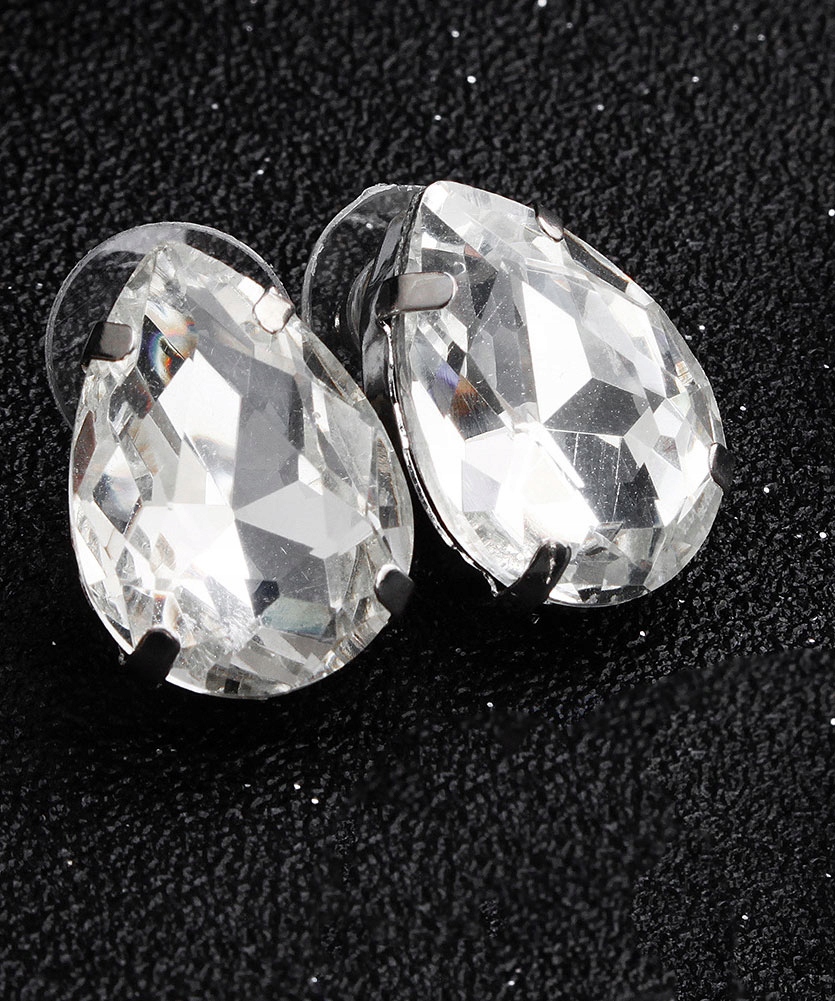 KOLCZYKI ŁEZKI BIAŁE Cechy nie zawiera niklu