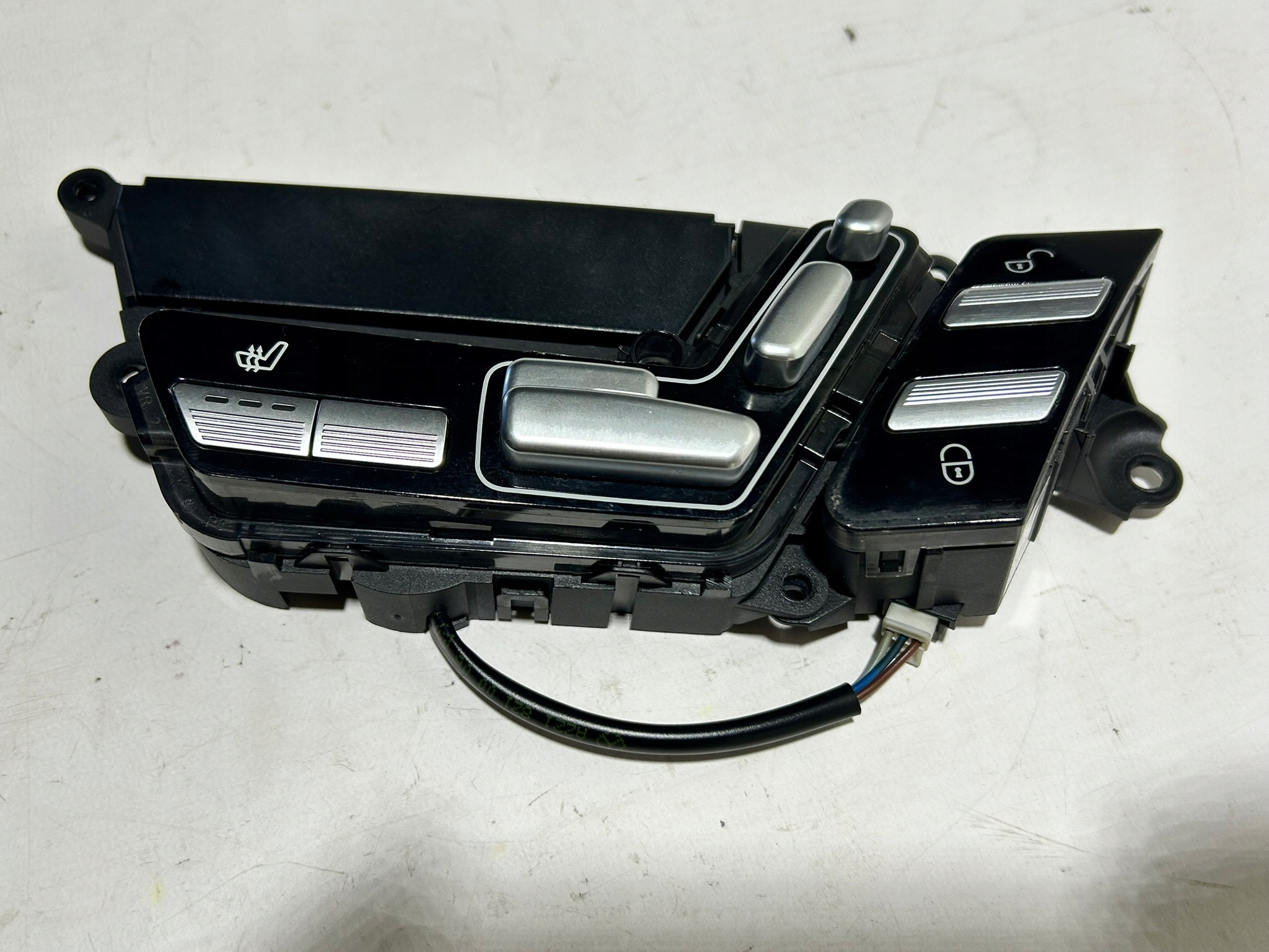 PANEL SITZ MERCEDES W221 rechts A221870695