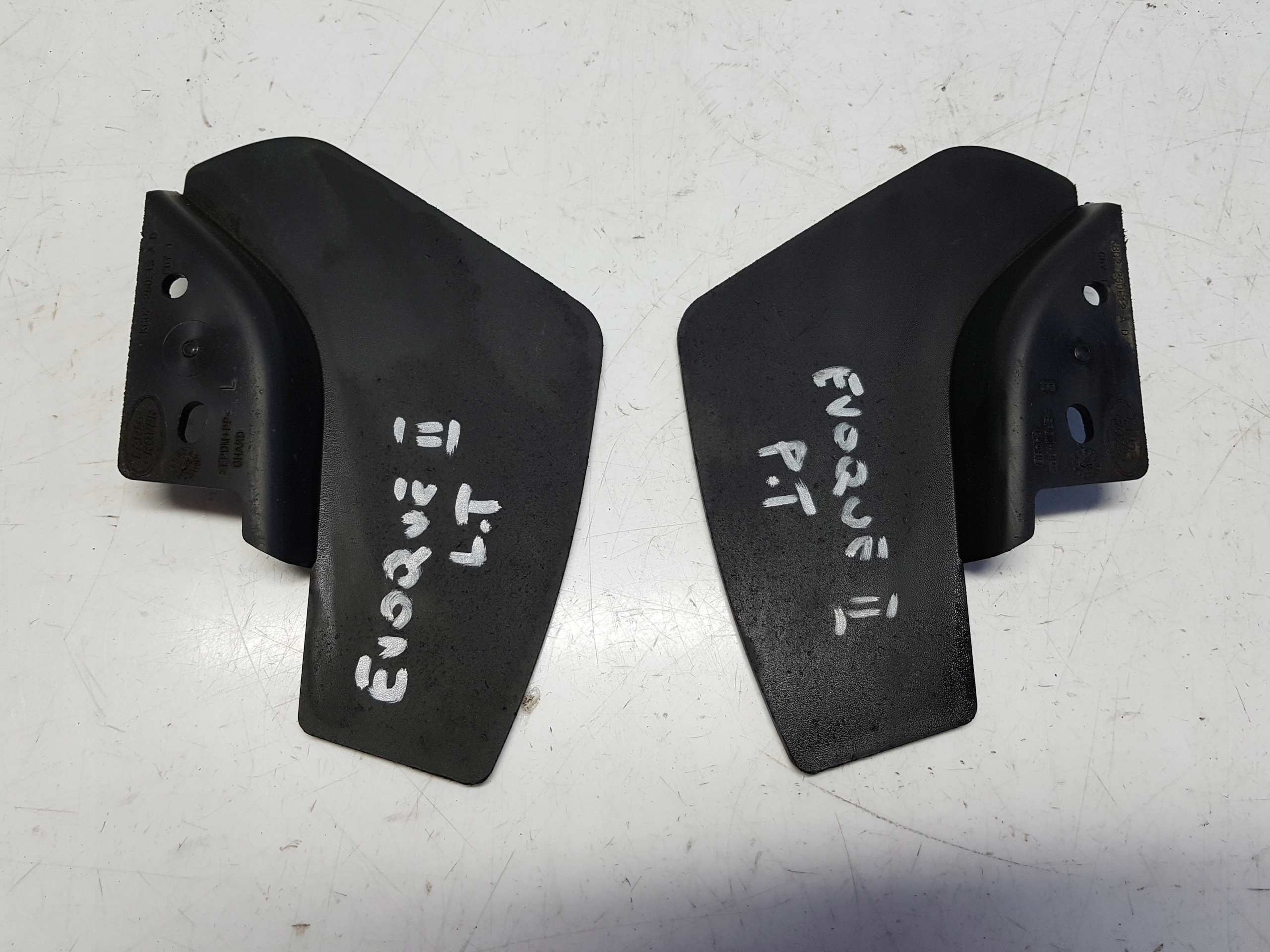 RANGE ROVER EVOQUE II mudguard flap right left