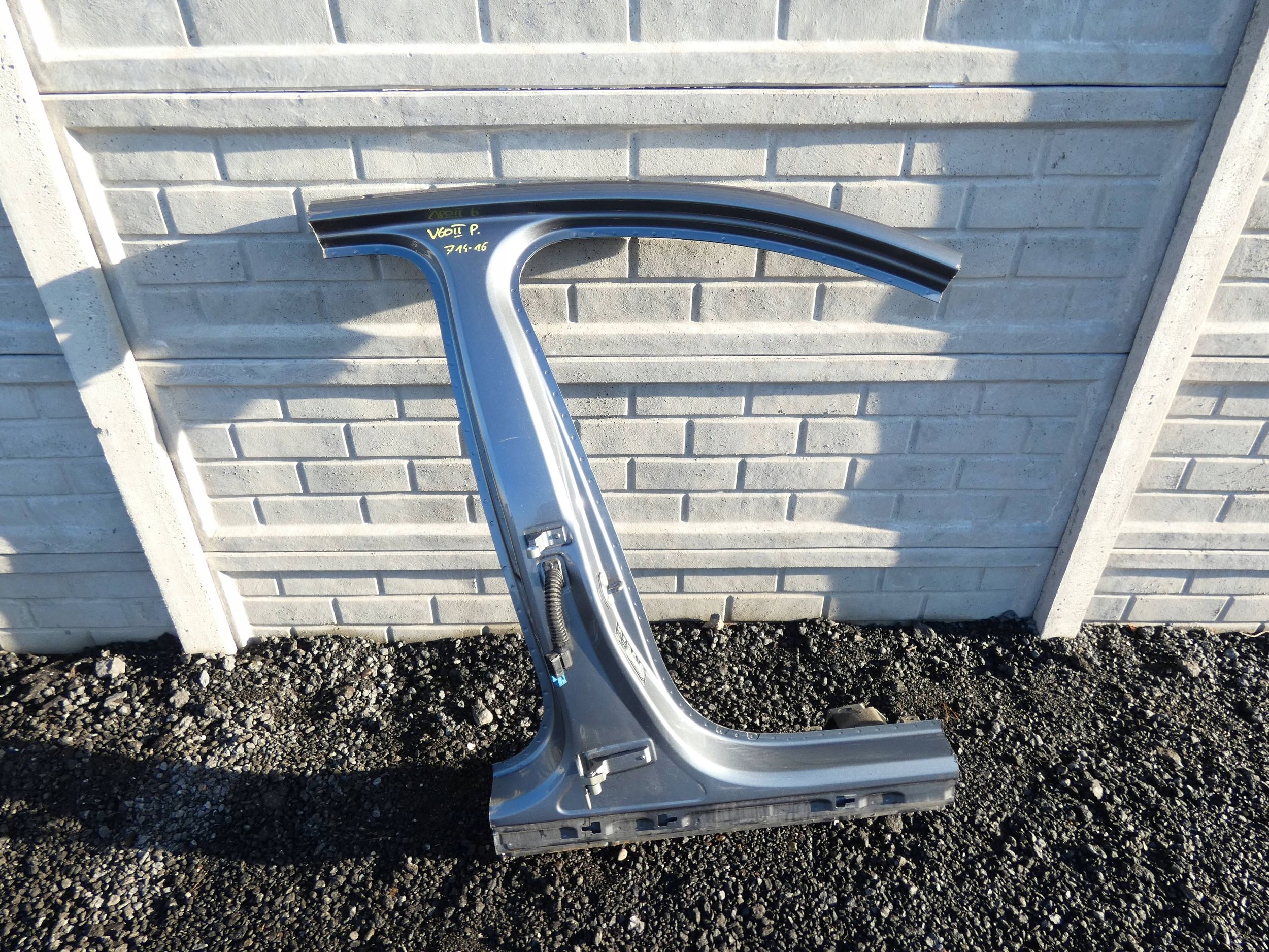 VOLVO V60 II S60 III 18- pillar central B right quarter