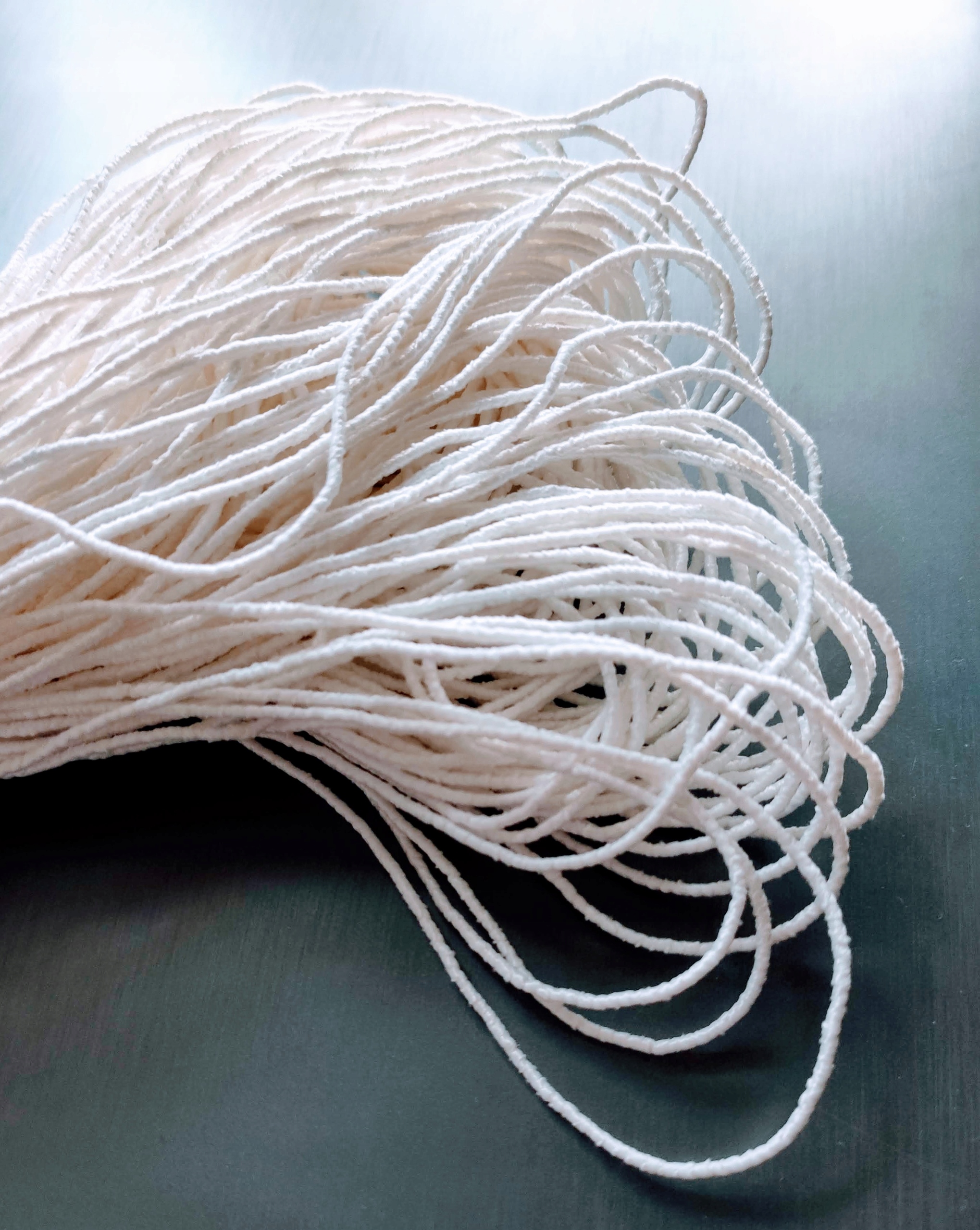 Guma do maseczek 2mm okragła 700 mb Marka AG