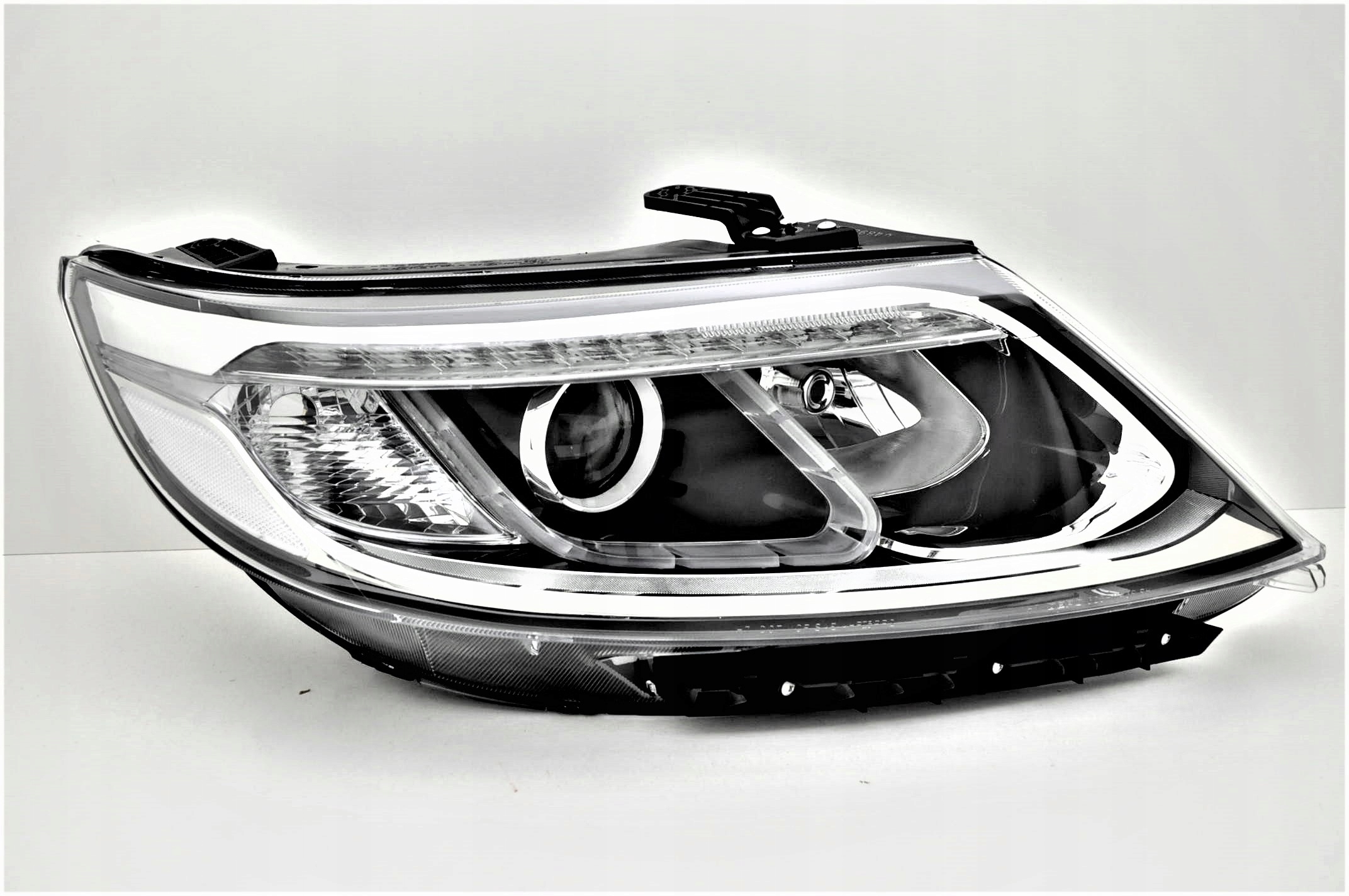 KIA SORENTO 2013-14 REFLEKTORY KOMPLET NOWE XENON Numer katalogowy części 88YY223-1152-L/R-LEHM2SL