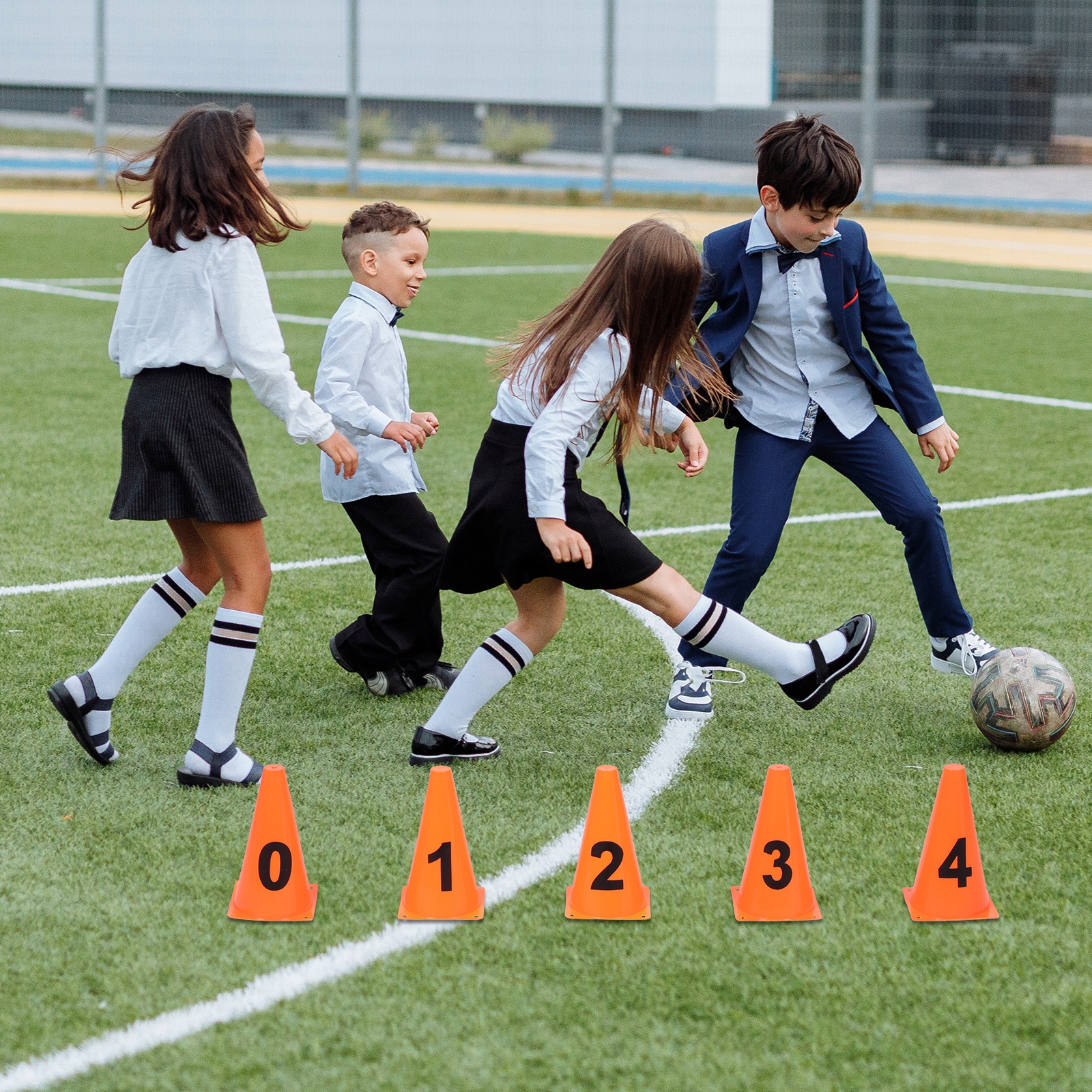 ZWINNOŚĆ PIŁKARKA NUMEROWANA STOŻKÓWKA TRENING PIŁKARSKI Długość (cm) 30 cm