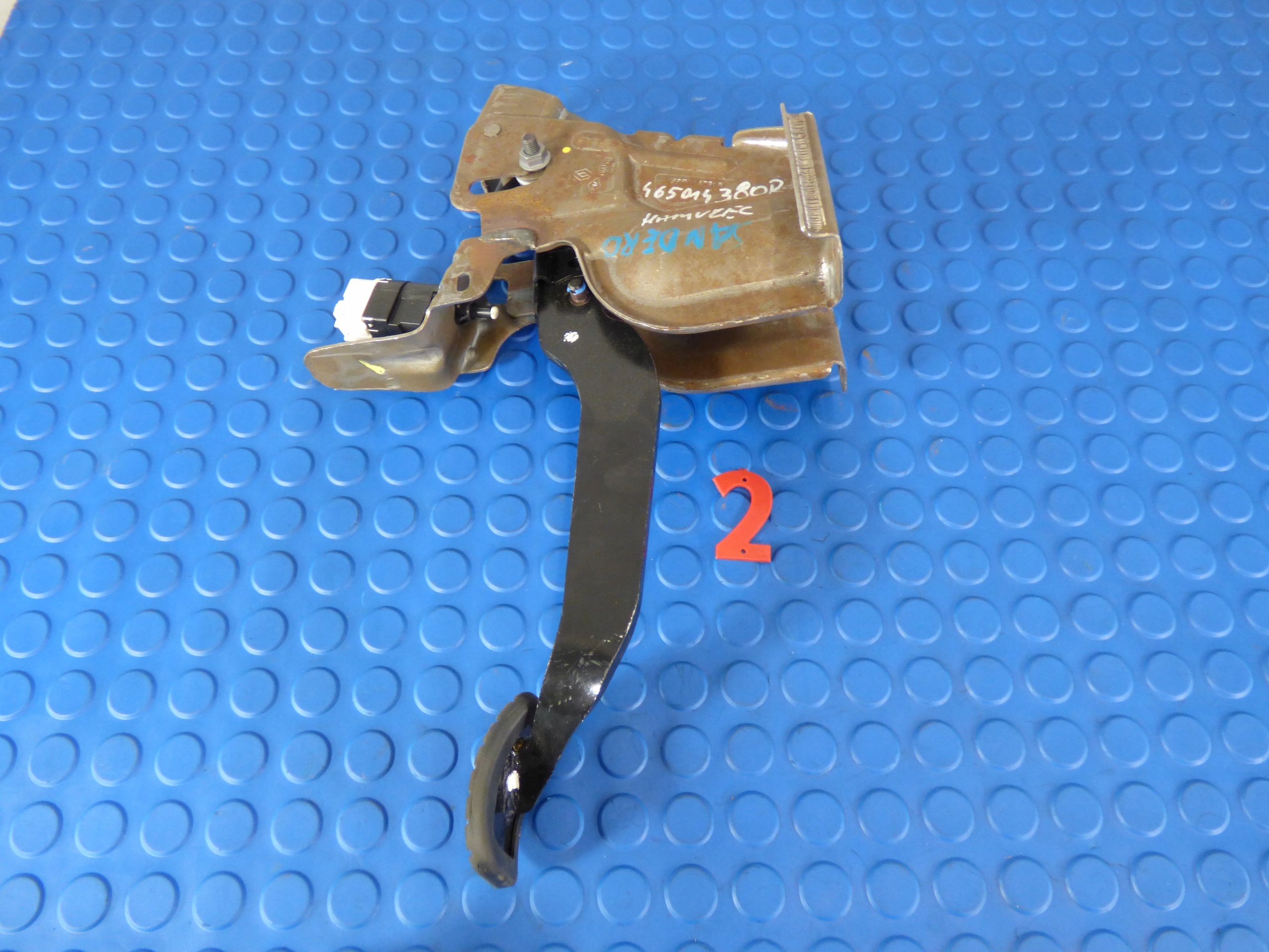 PEDAL BREMSE DER KUPPLUNG DACIA SANDERO II