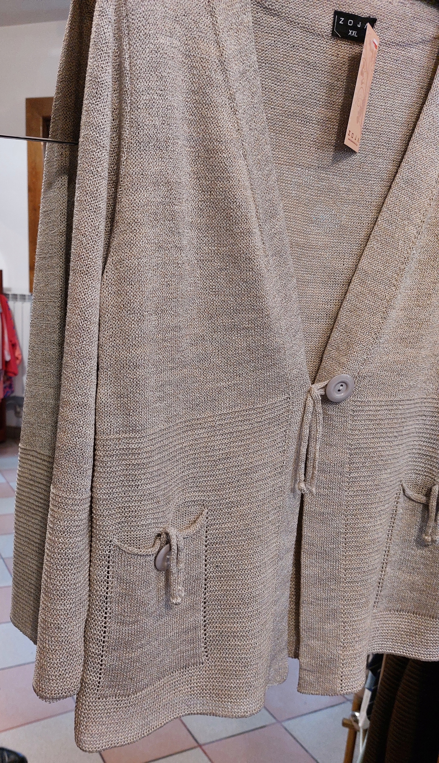 Zoja sweter żakiet beżowy z kieszonkami rozpinany r XXXL Fason prosty