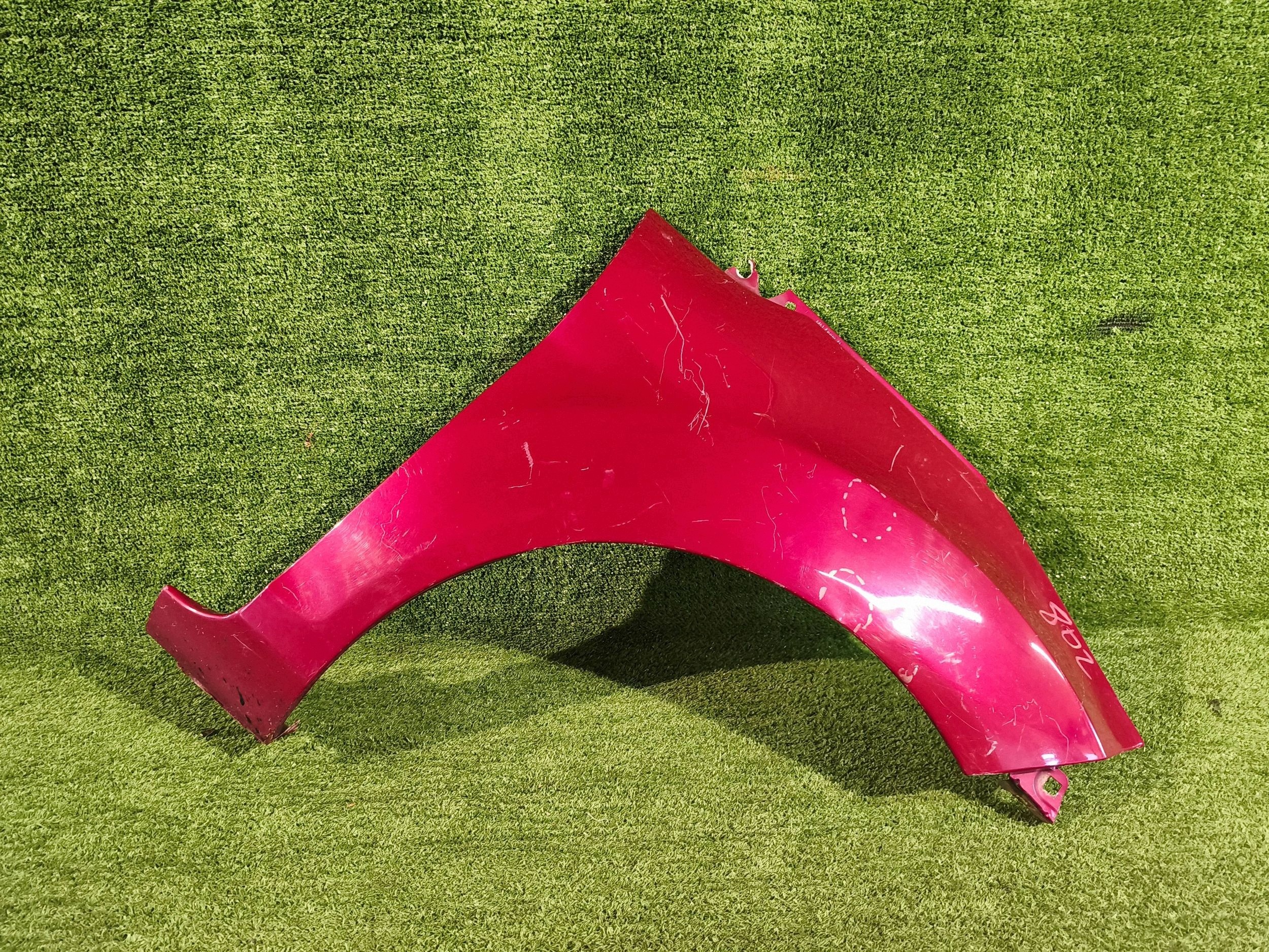 fender front right FORD FIESTA MK7 NR.802