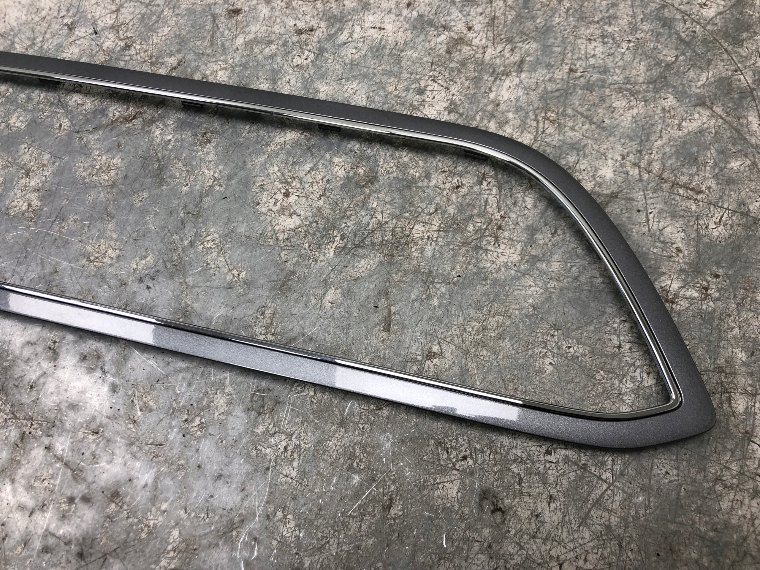 Châssis RADIA Console SEAT LEON III 5F1858061