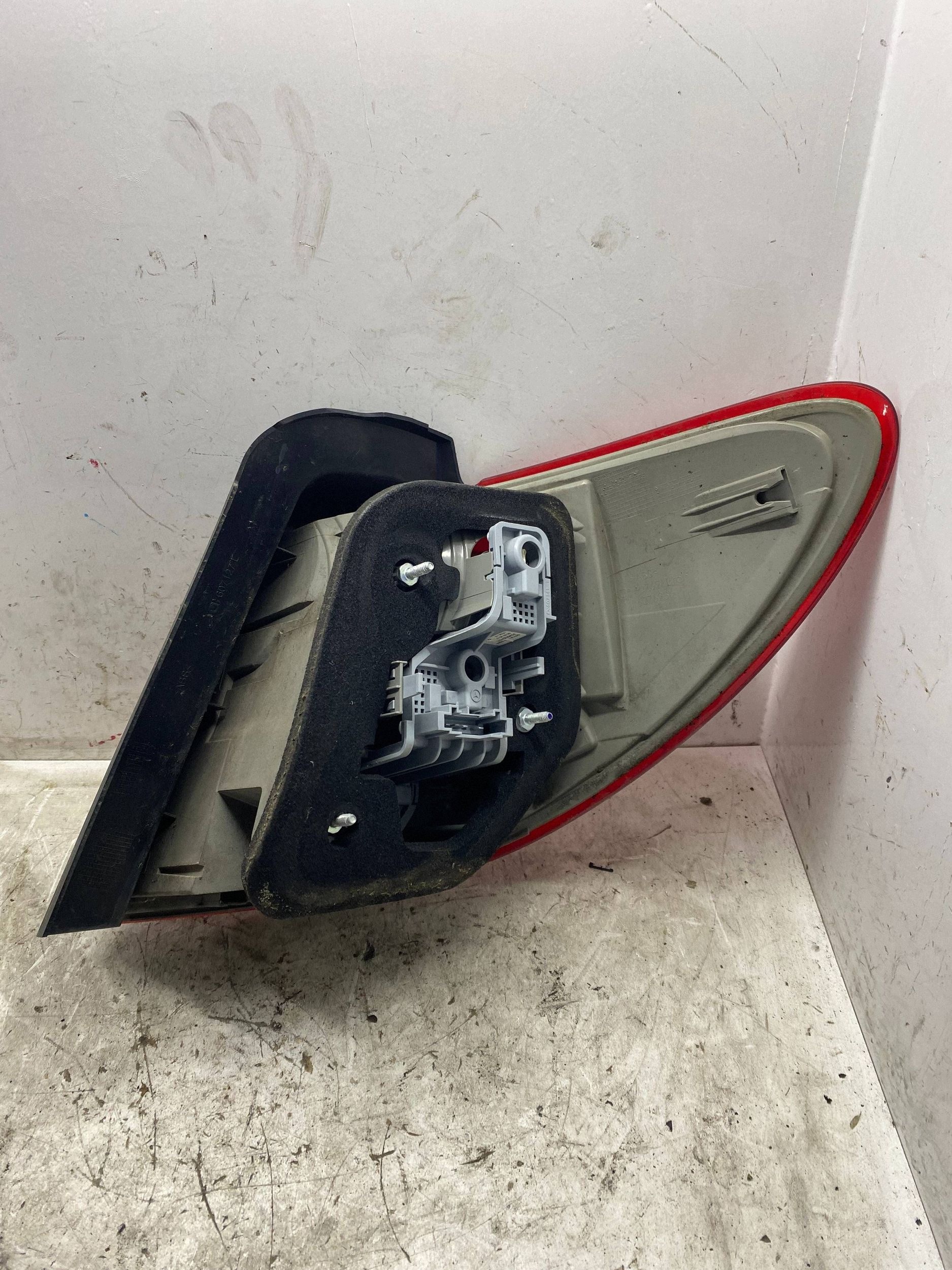 light left rear left rear part MERCEDES BKLASA W246 A2468200564