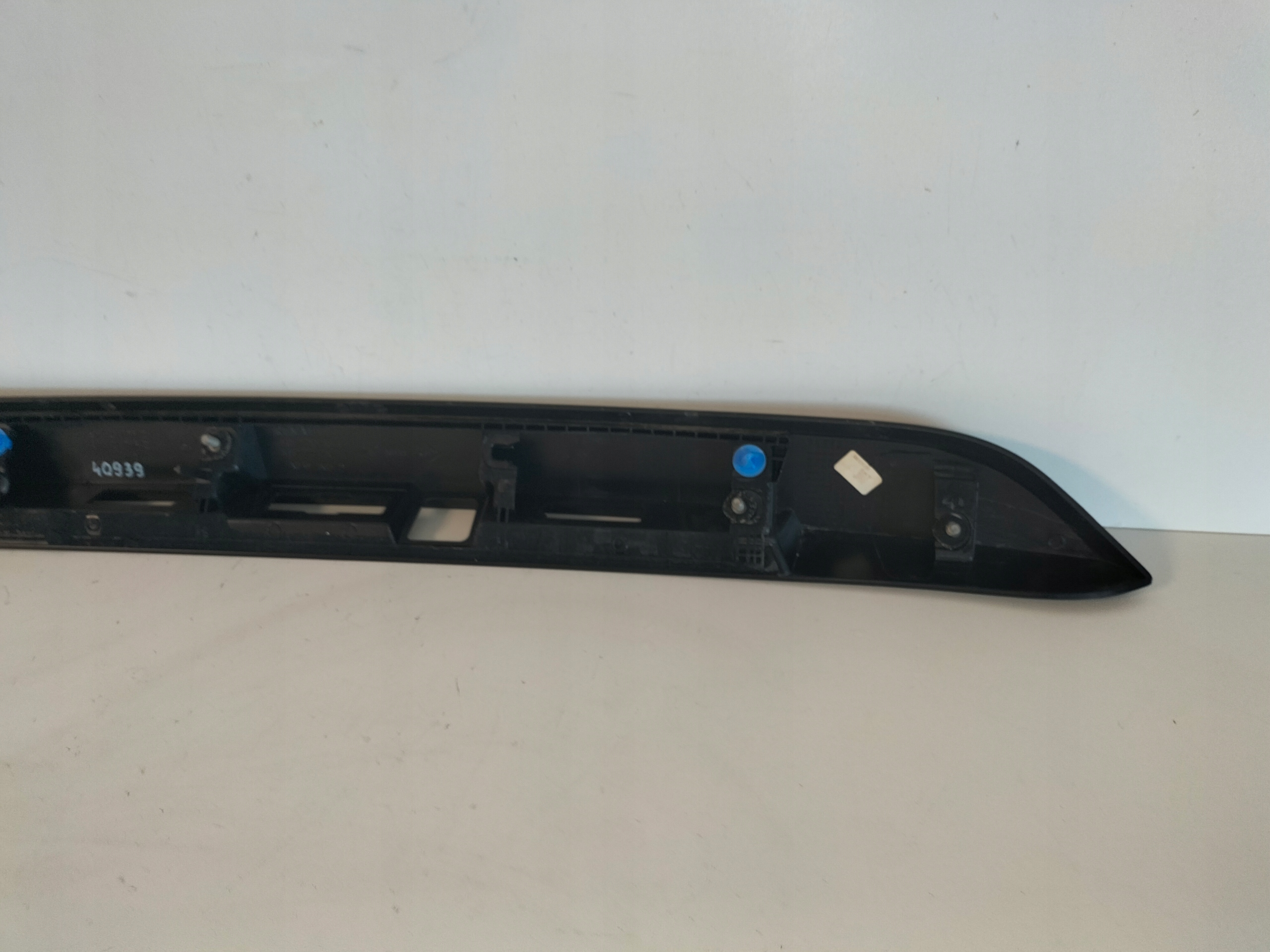 cap moulding bonnet rear part DACIA DUSTER II 17