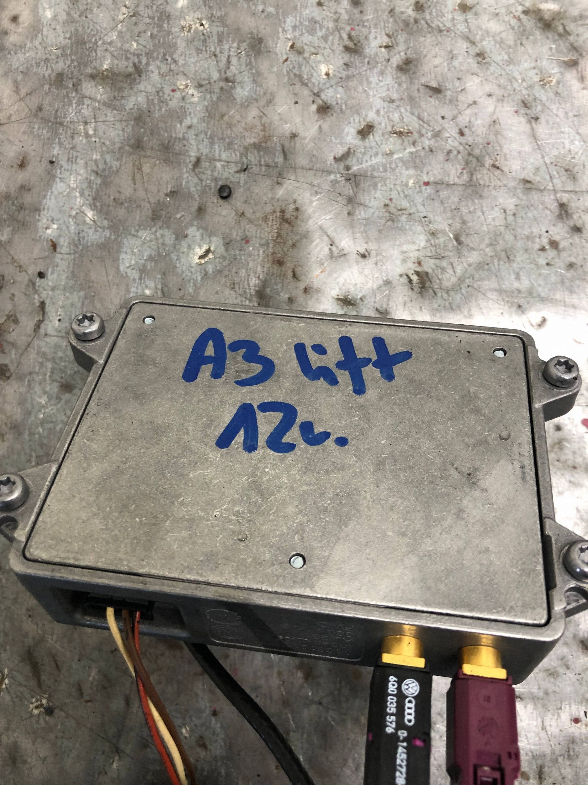 amplifier ANTENY AUDI A3 8P LIFT 8J0035456A