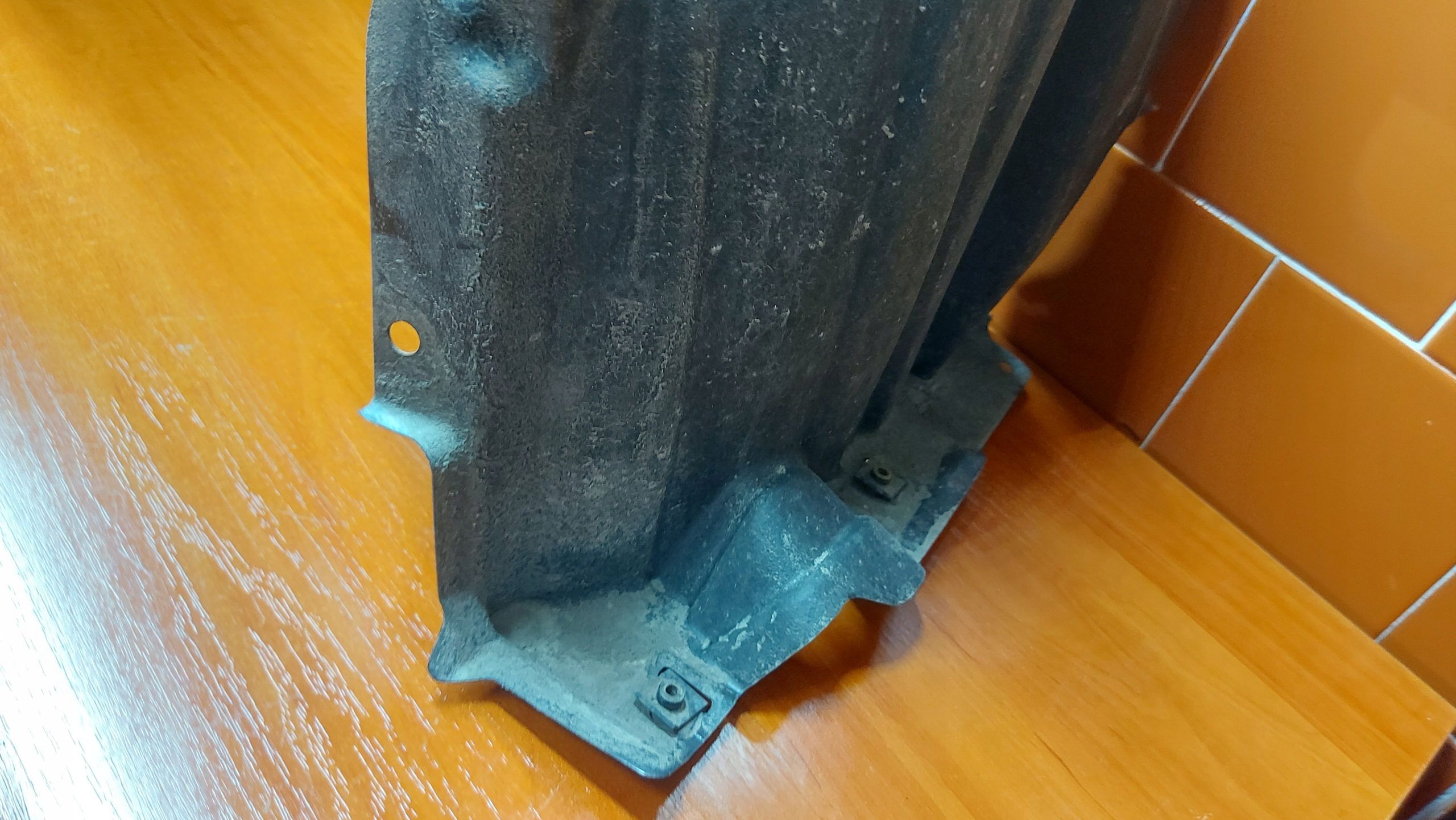mudguard left left front front TOYOTA CAMRY VIII 17