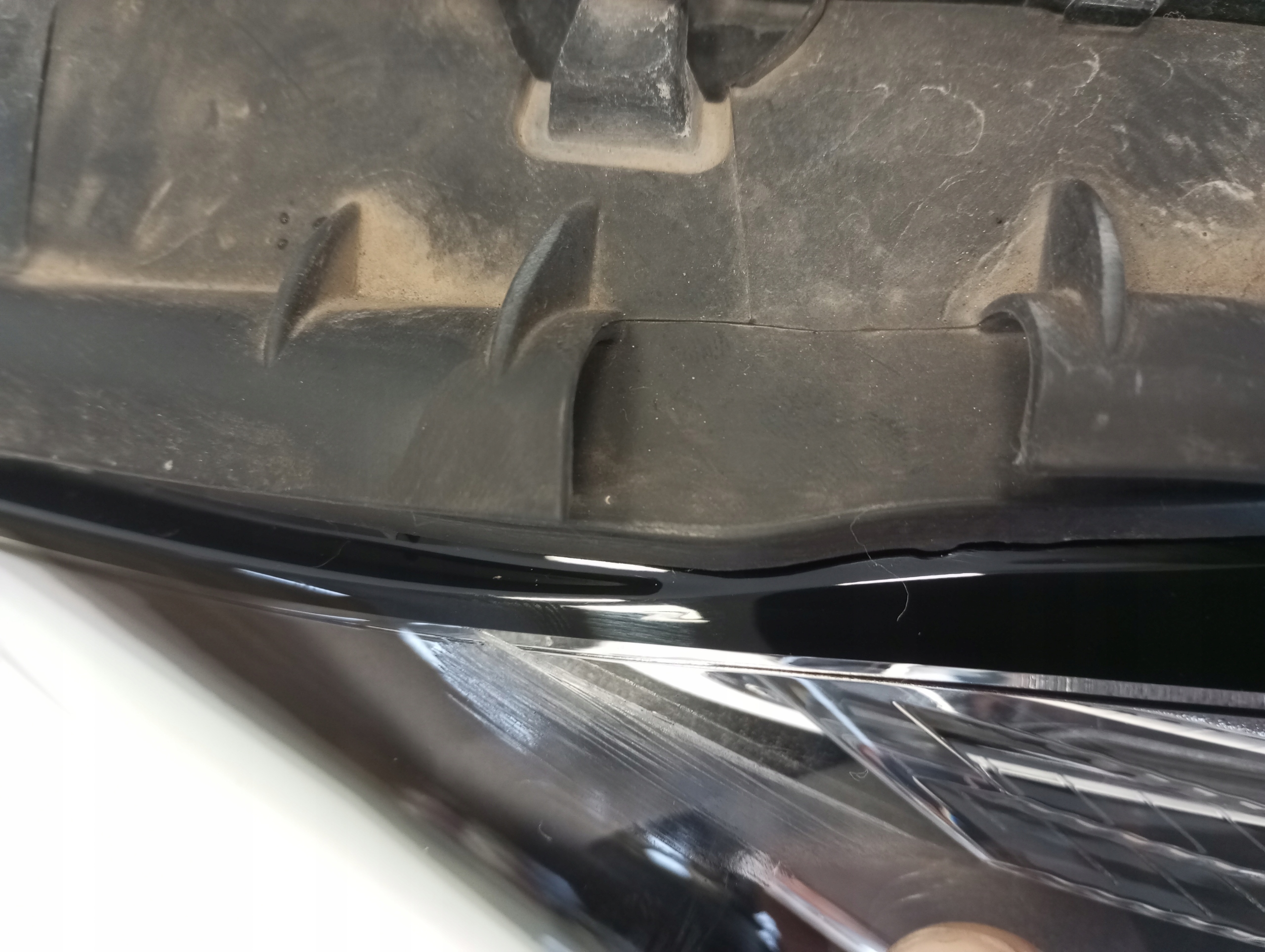 light right front MERCEDES W206 C KLASA A2069066204