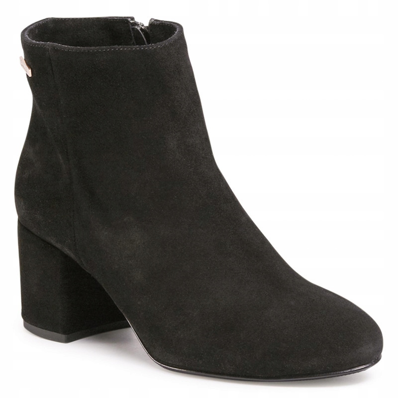 Klasické zateplené dámské kotníkové boty s nízkým podpatkem R.Polański 38