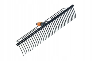 Hrable na trávnik Quikfit Fiskars 57 cm do záhrady na dvore, listy trávy