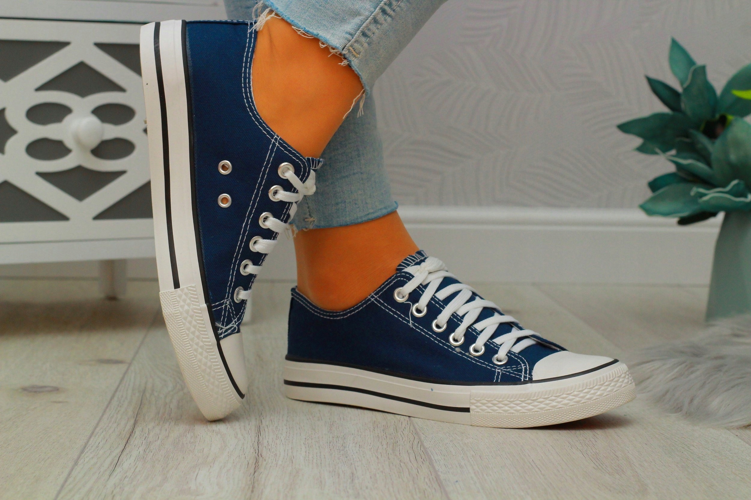 BUTY SPORTOWE TRAMPKI TENISÓWKI KLASYCZNE Kod producenta BA105