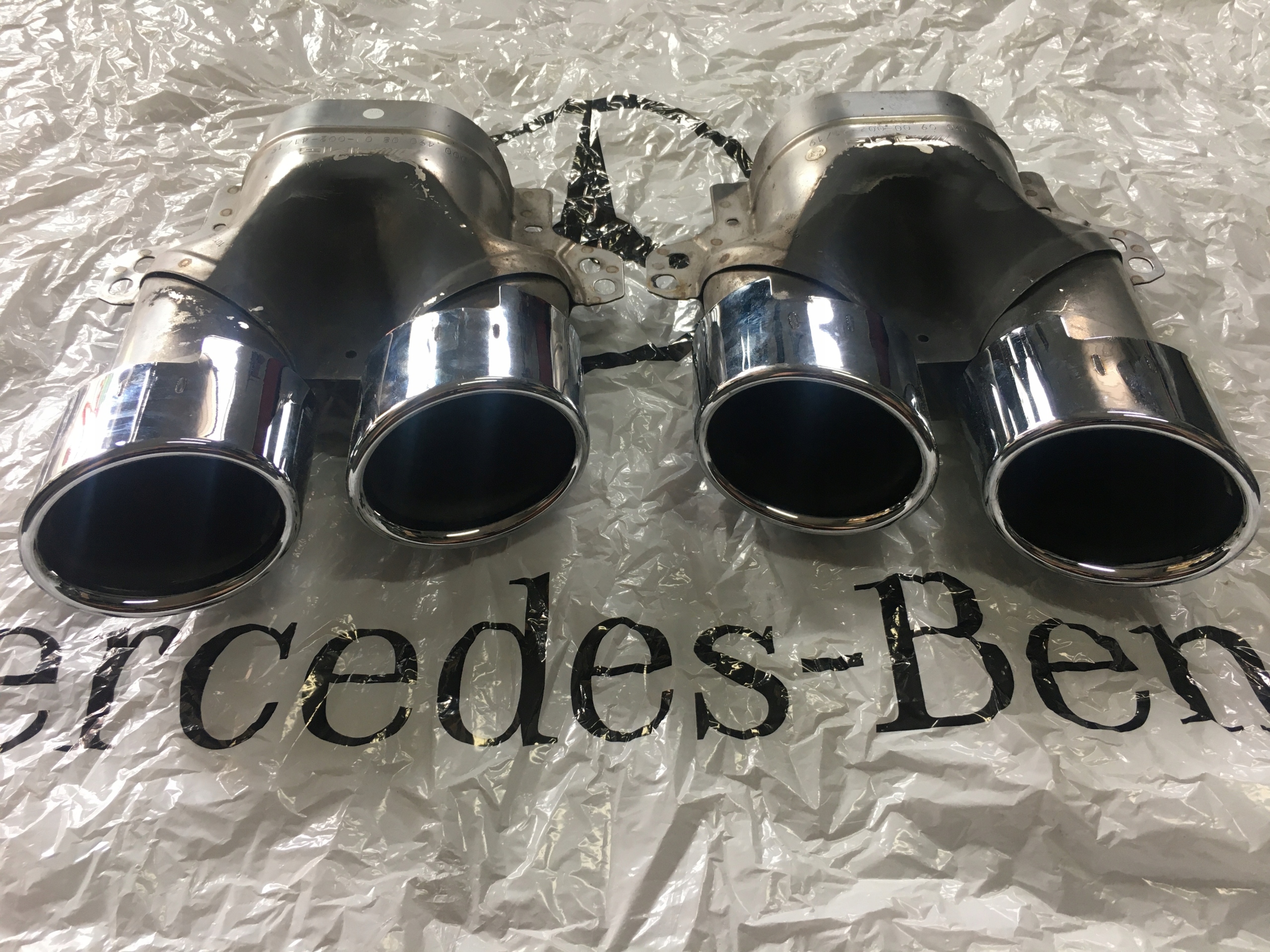 A00049008 A0004909 - MERCEDES W205 C43 AMG вихлопні наконечники