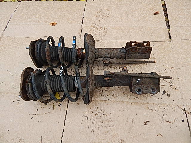 AMORTYZATOR PRZEDNI TOYOTA COROLLA E12 01-07 Strona zabudowy przód