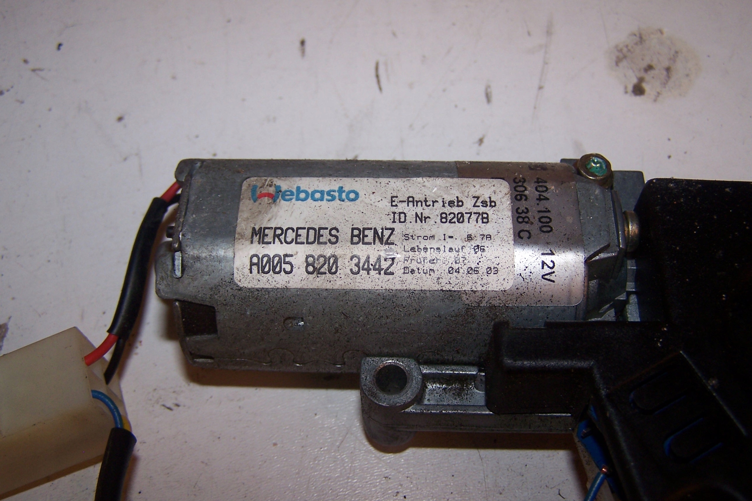 Двигатель Люка Vito W638 WEBASTO A0058203442