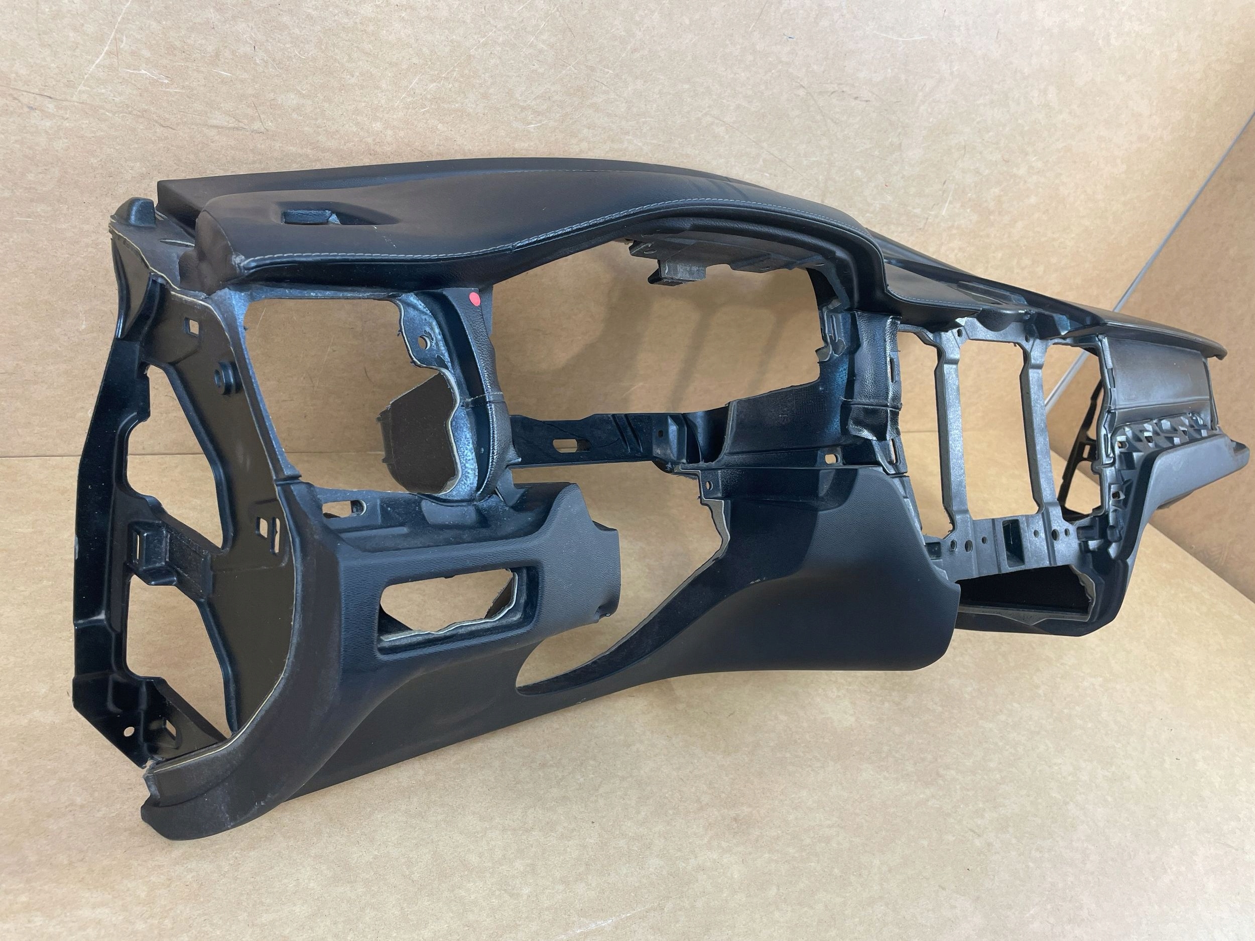 dashboard instrument panel cockpit upholstery VOLVO XC60 II 2017- HEAD UP 31417555