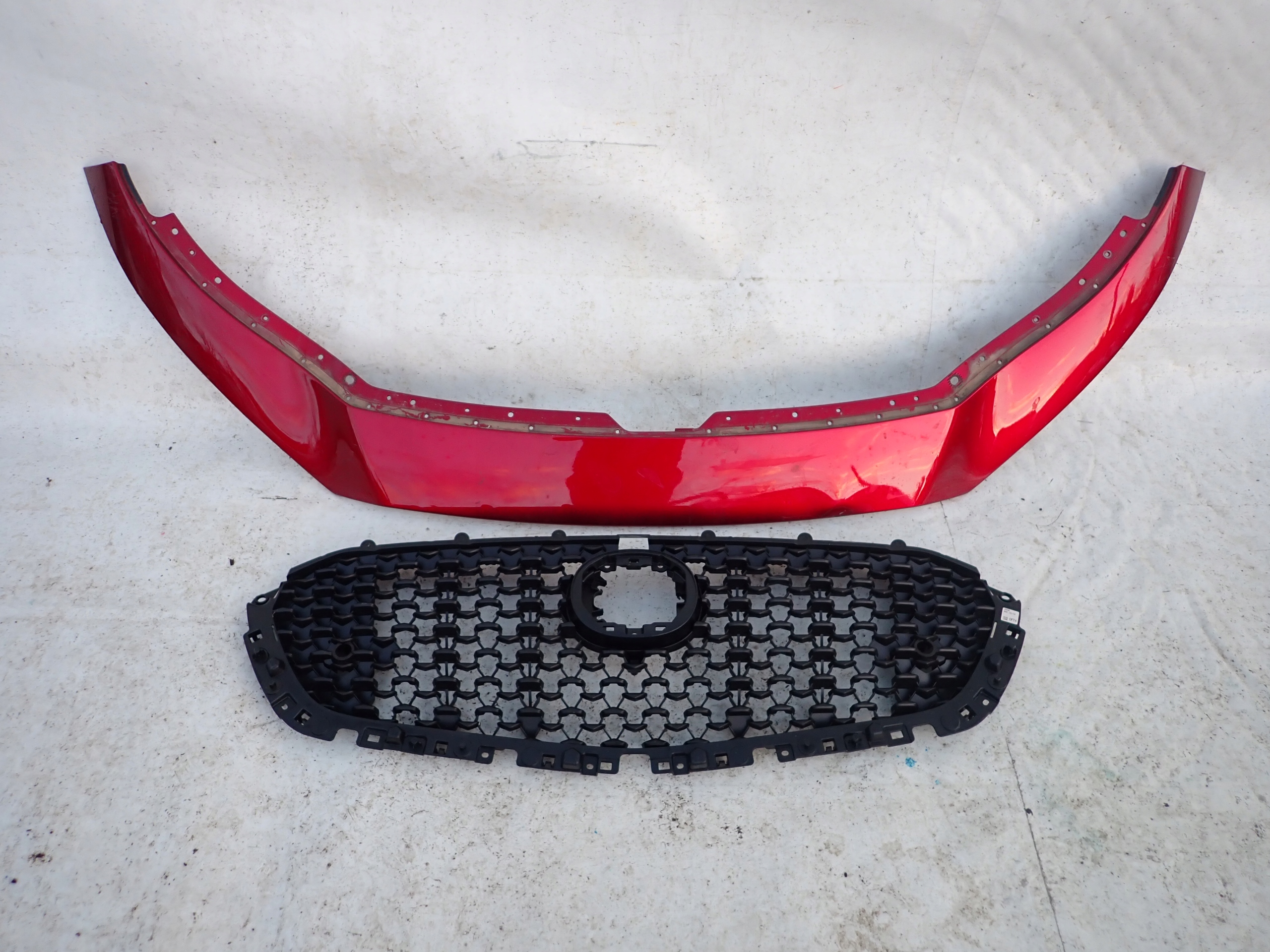 MAZDA CX-30 19- GRILL ATRAPA CHŁODNICY LISTWA GÓRA