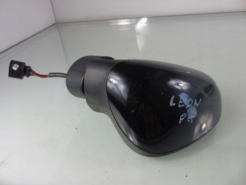 seat Leon II зеркало правое