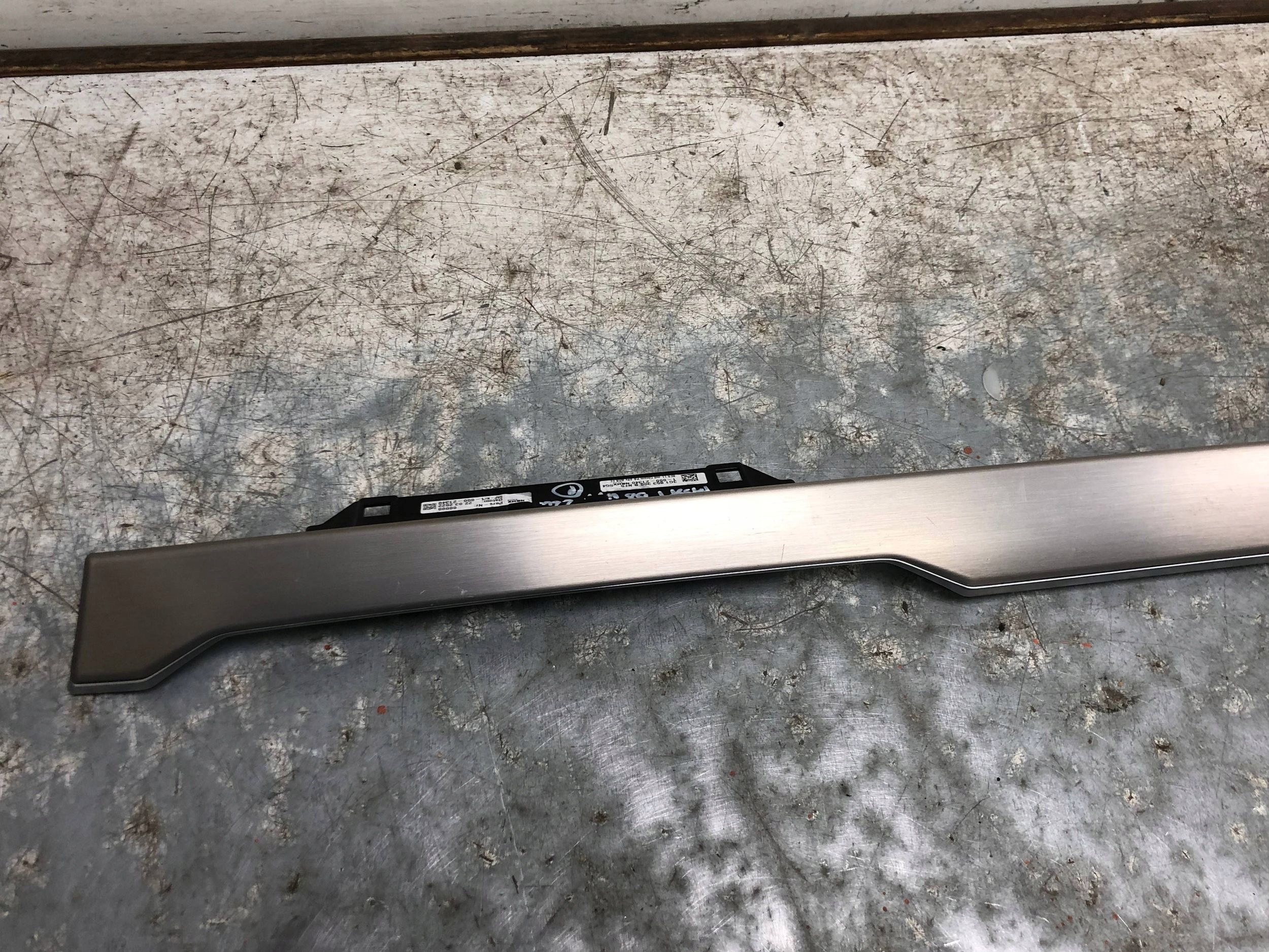 Moulage DEKOR Console NF5 VW PASSAT B8 LIFT 3G1853300B