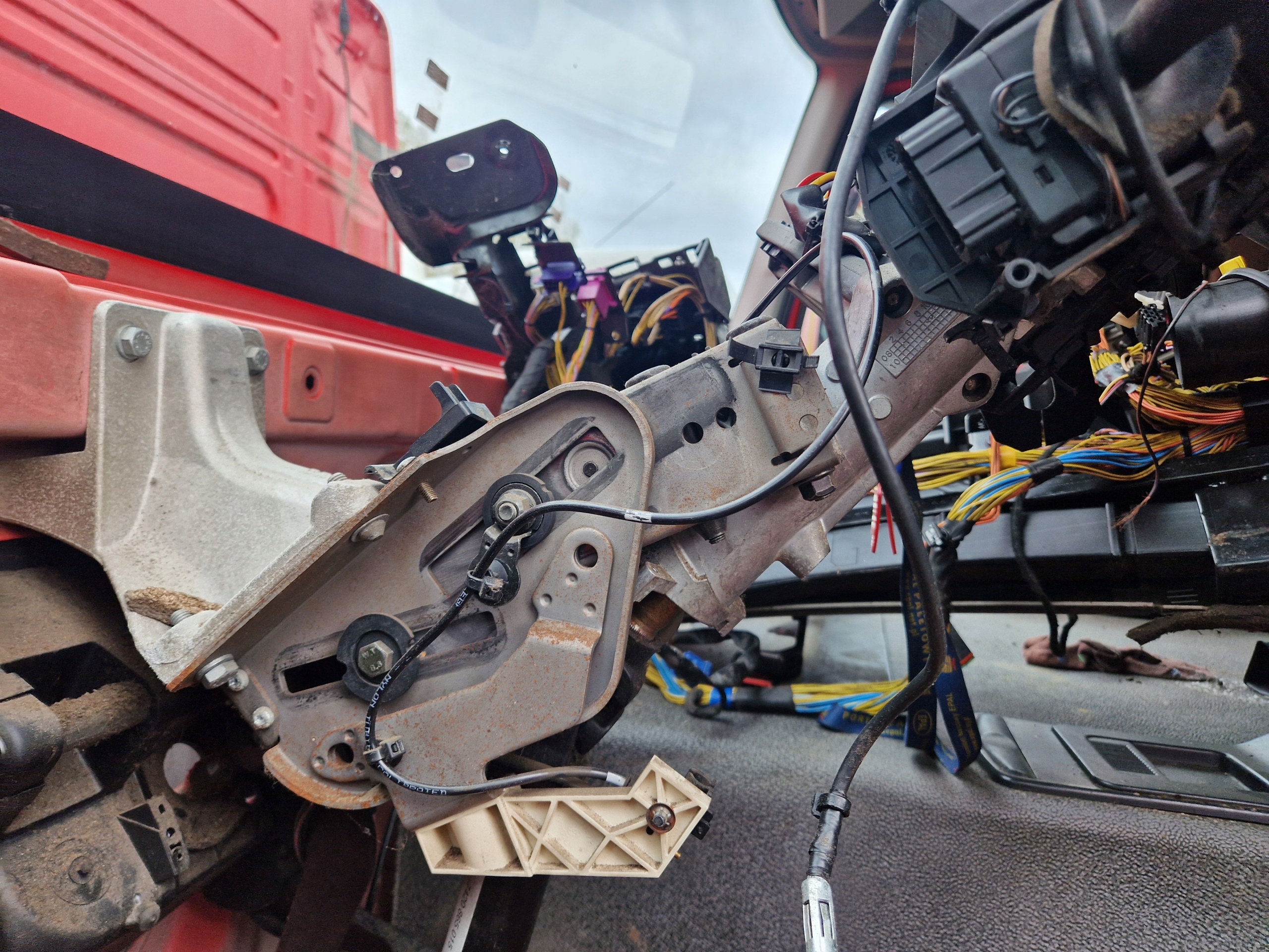 MECHANIZM REGULACJI KIEROWNICY KOLUMNA VOLVO FL FE RENAULT MIDLUM DXI