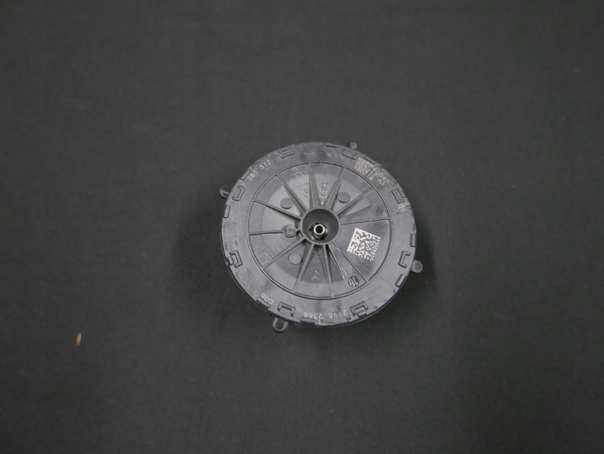 BMW F45 F46 F48 SILNICZEK NAPĘD LUSTEREK 7383312