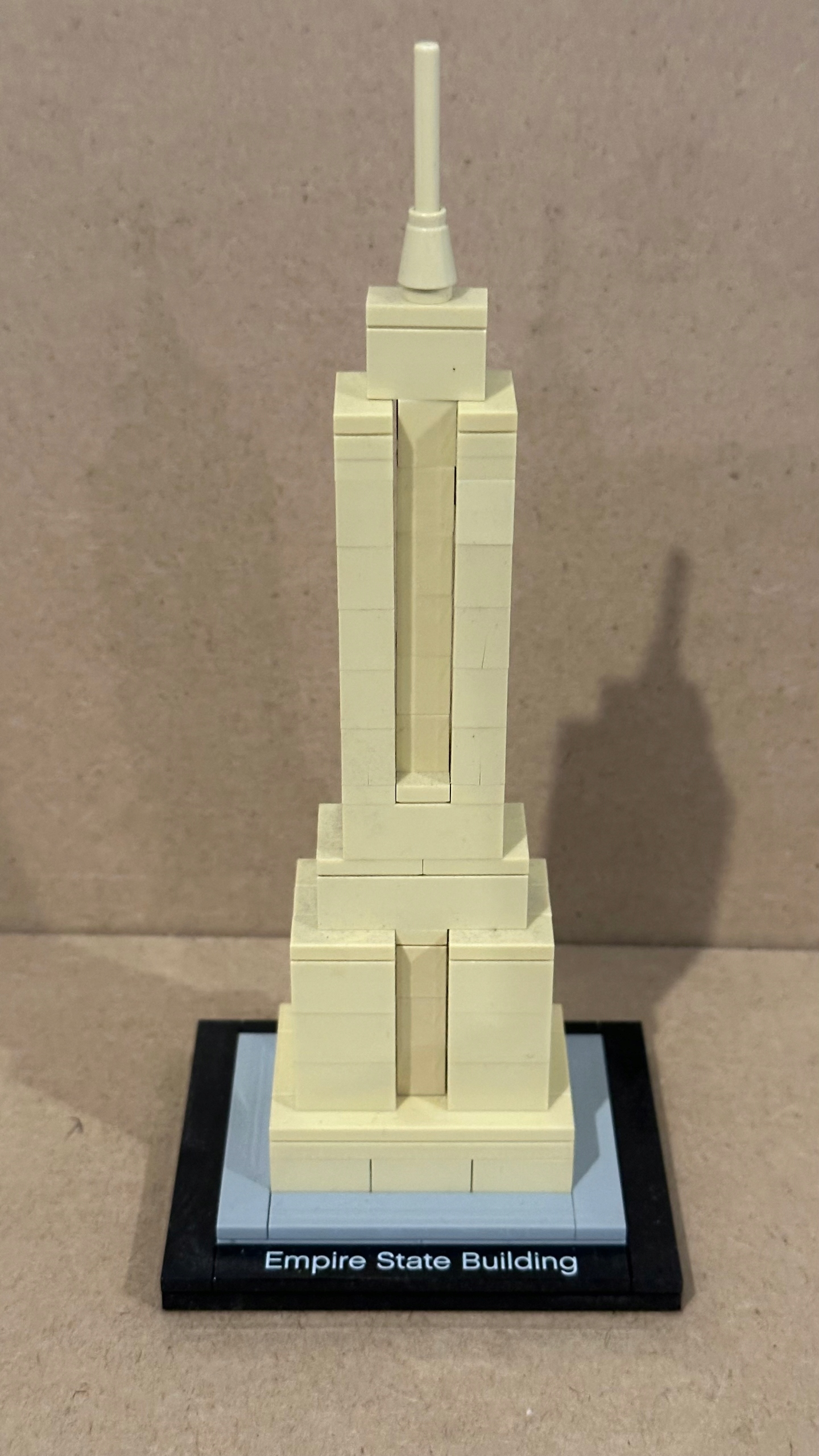 LEGO ARCHITECTURE ZESTAW 21002 EMPIRE STATE BUILDING z 2009r.