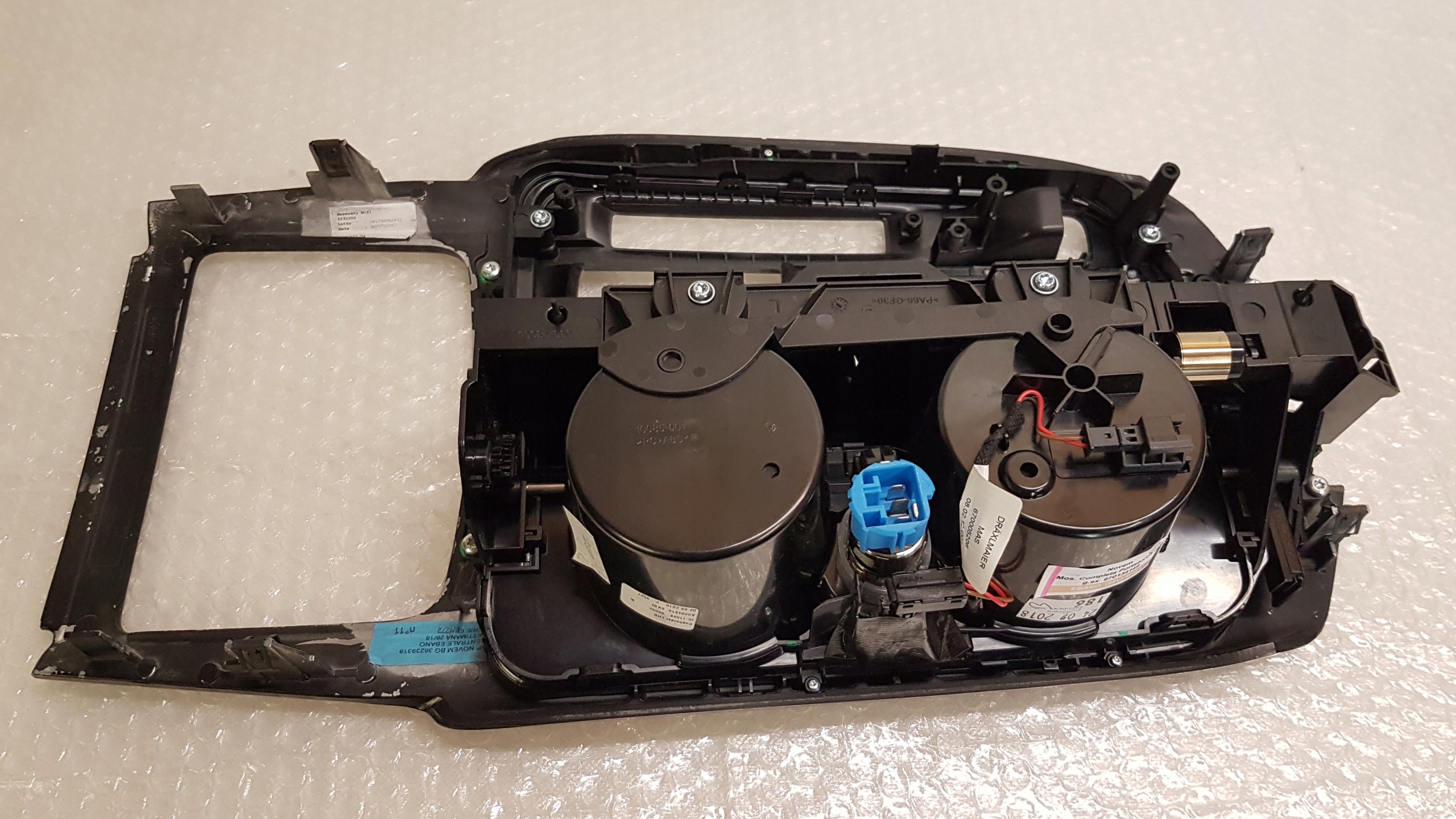 PANEL TUNELU MASERATI LEVANTE 670134149