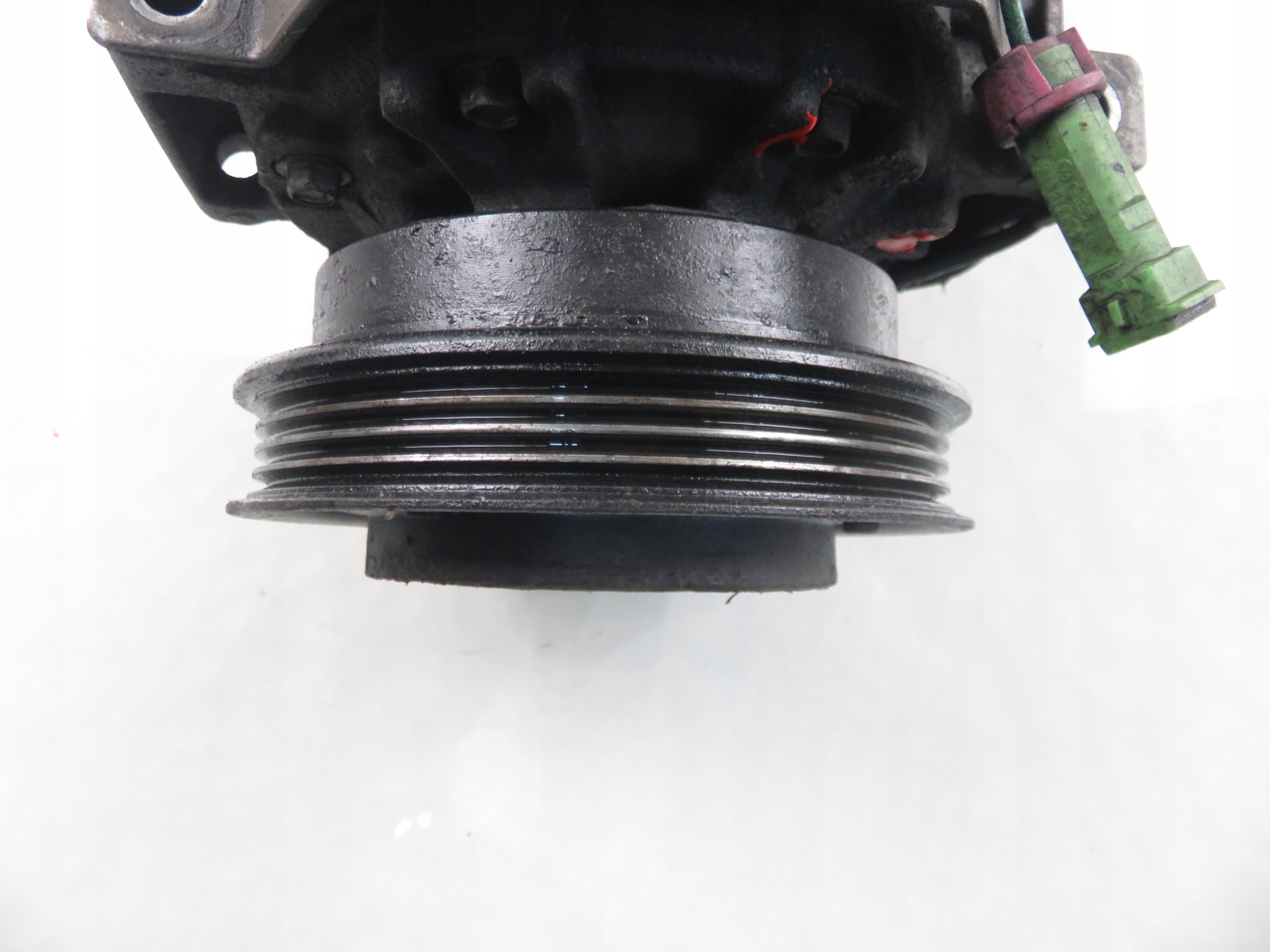 компрессор кондиционера M1077056