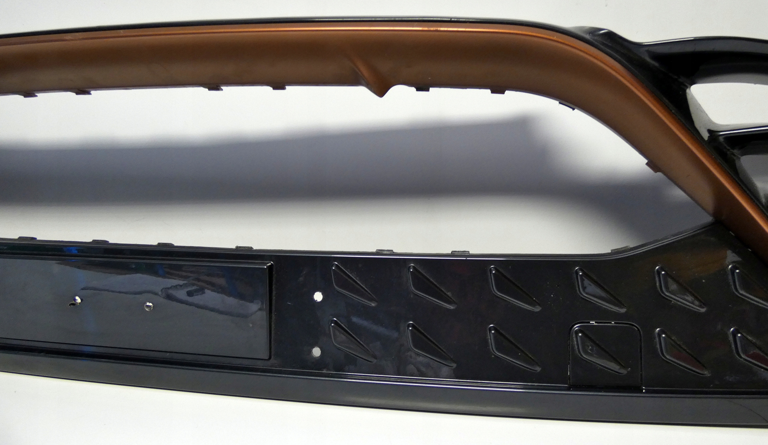 CUPRA BORN 10E805903C 2021- Grill Lüftungsgitter der Stoßstange mitte
