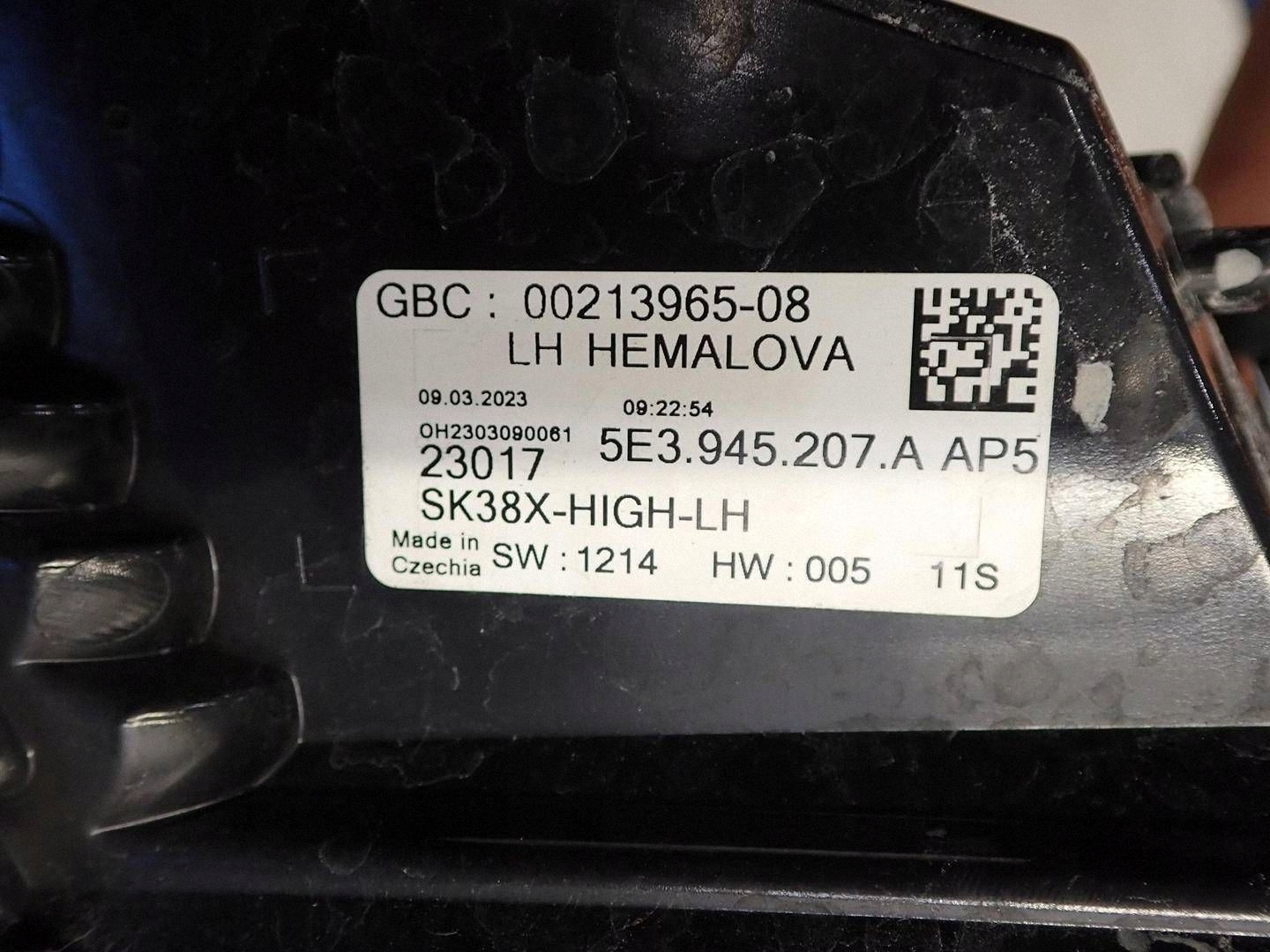 light rear part rear left SKODA OCTAVIA IV 2020- 5E3945207A