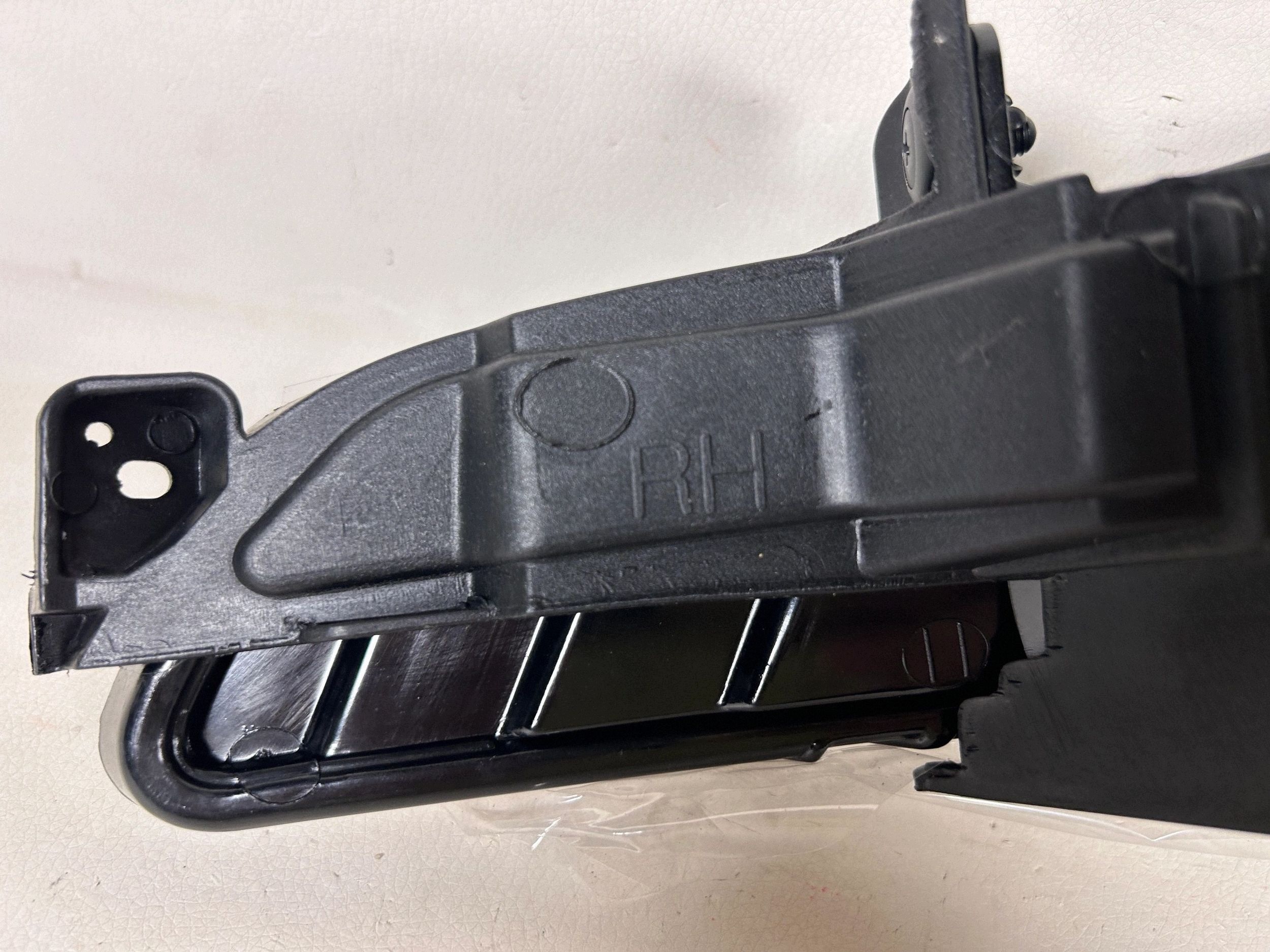 Kia Sportage III fog light right front 922023W