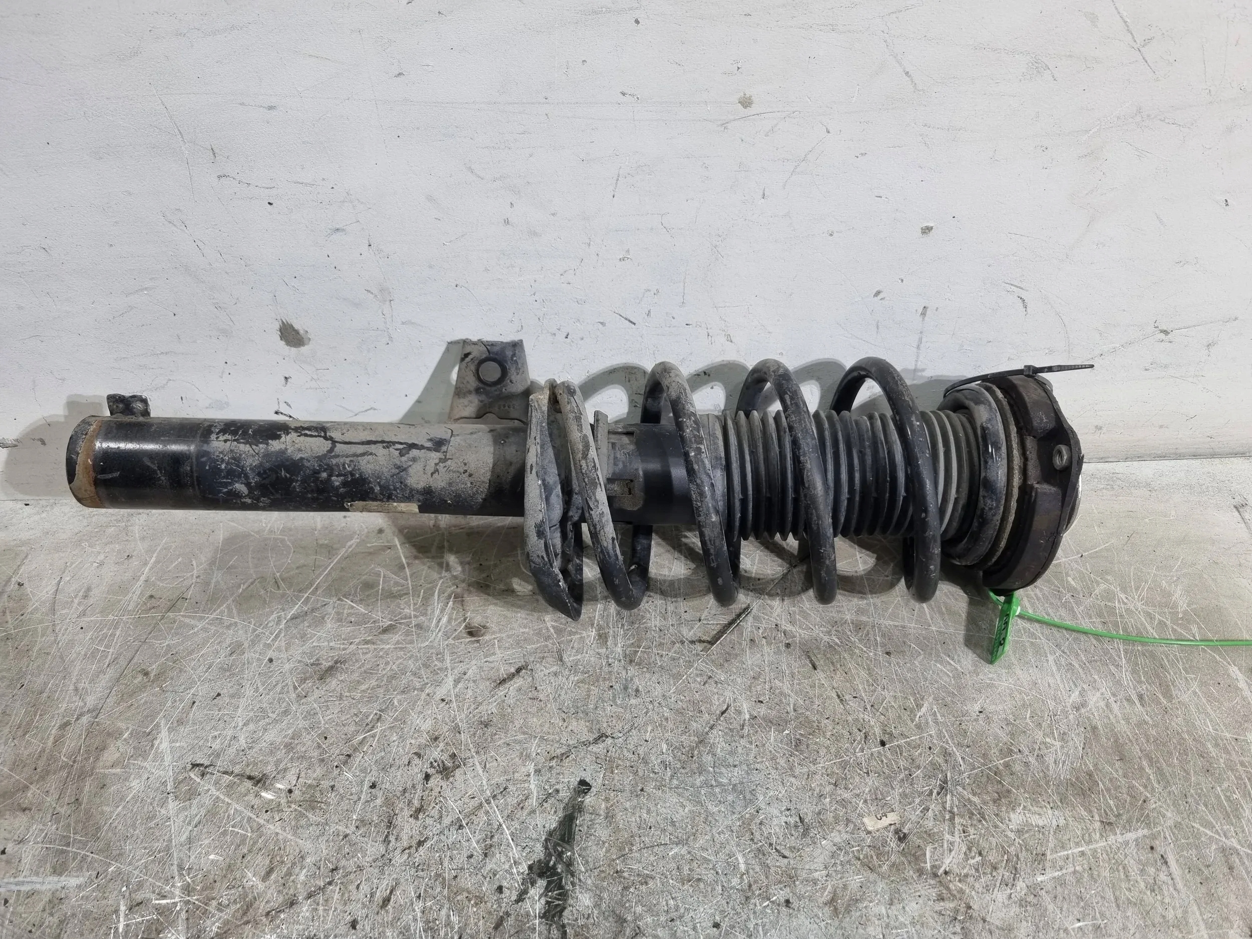 shock absorber L/P front 1T0413031DB AUDI A3 8P GOLF V OCTAVIA II TOLEDO
