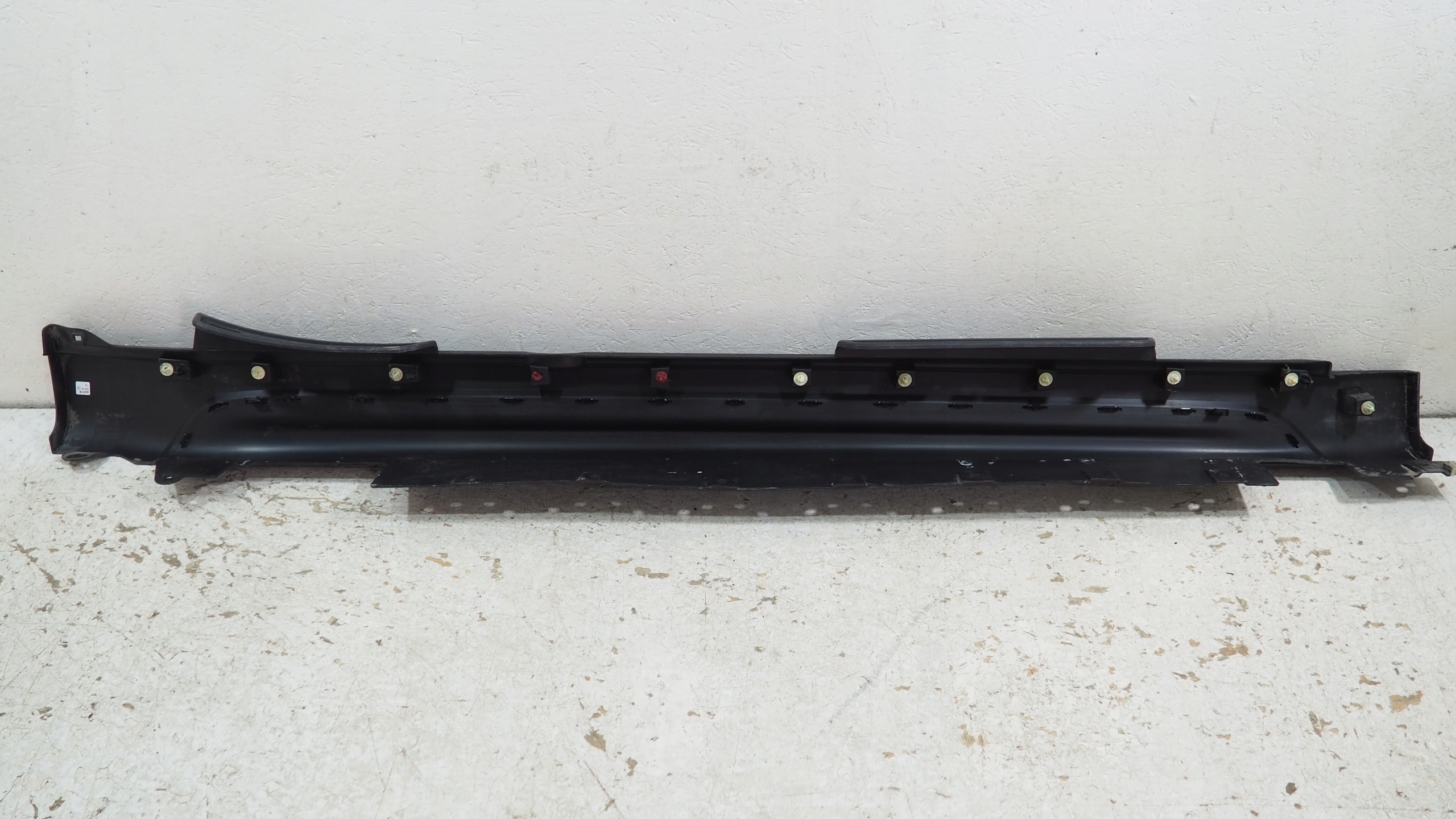 Mini Countryman F60 moulding threshold left 7467695