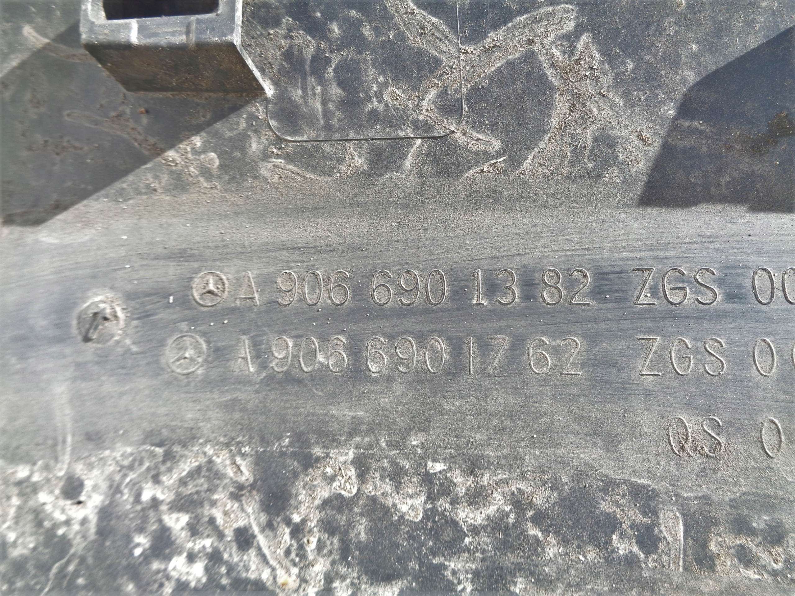 MERCEDES SPRINTER W906 moulding left A9066901382
