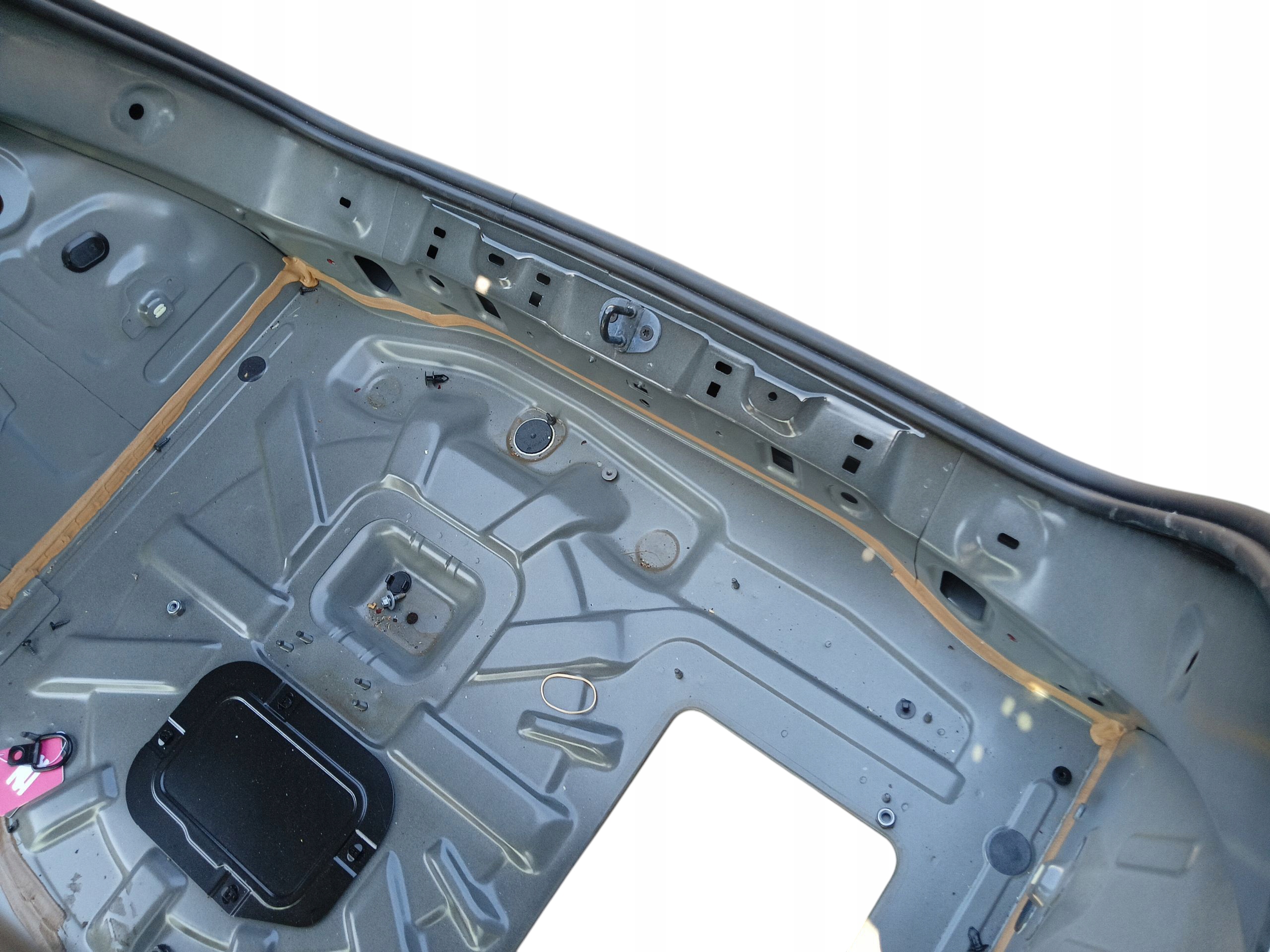 ремень задний кузов renault CAPTUR II : (19-24)