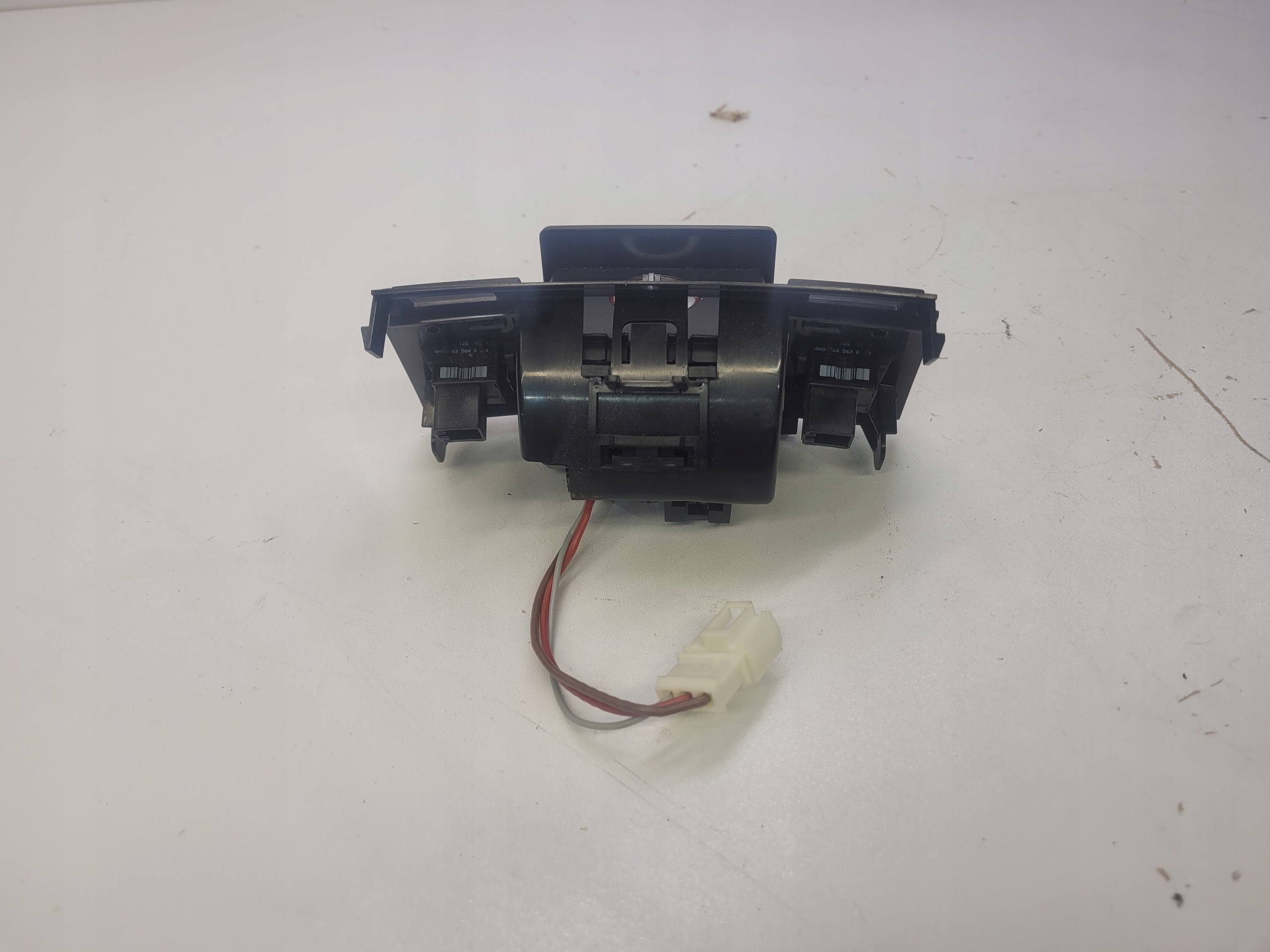 adapter ashtray KANAPY AUDI A8 D4 4H0864051D