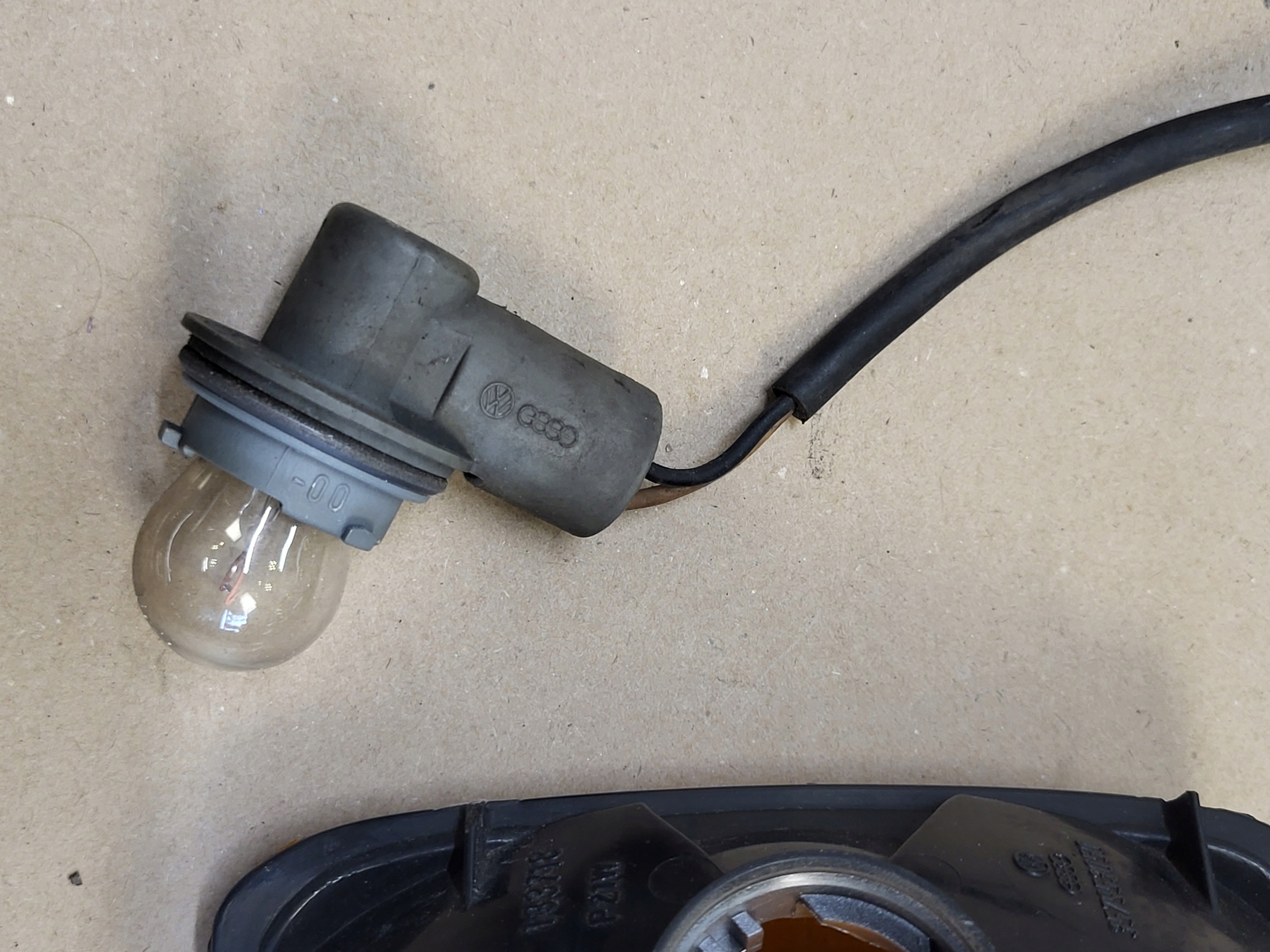 indicator blinker light right front VW PASSAT B3/B4 1988- OE 357953050