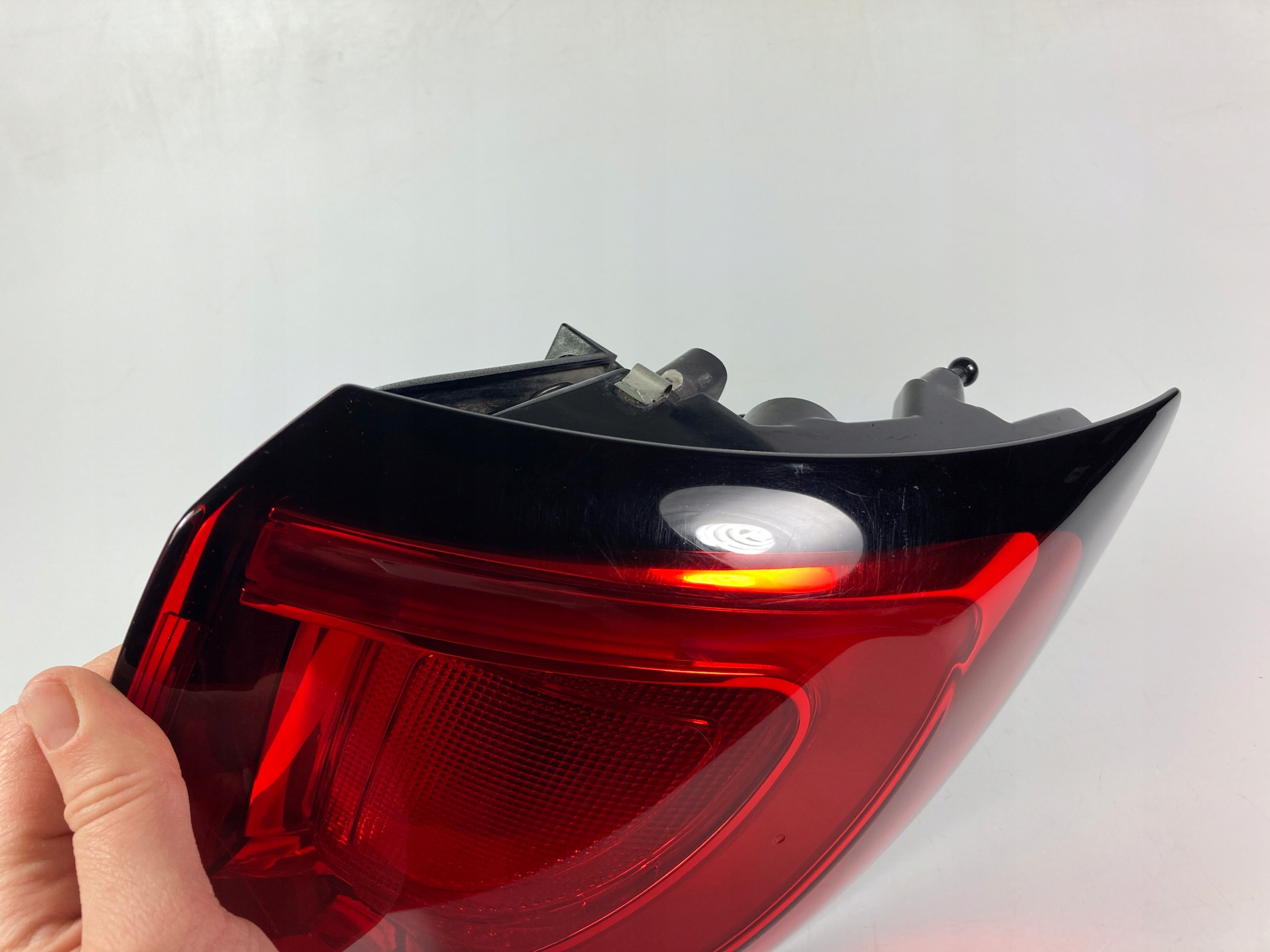 Chrysler Pacifica hybryda 2017-20 light rear right rear part