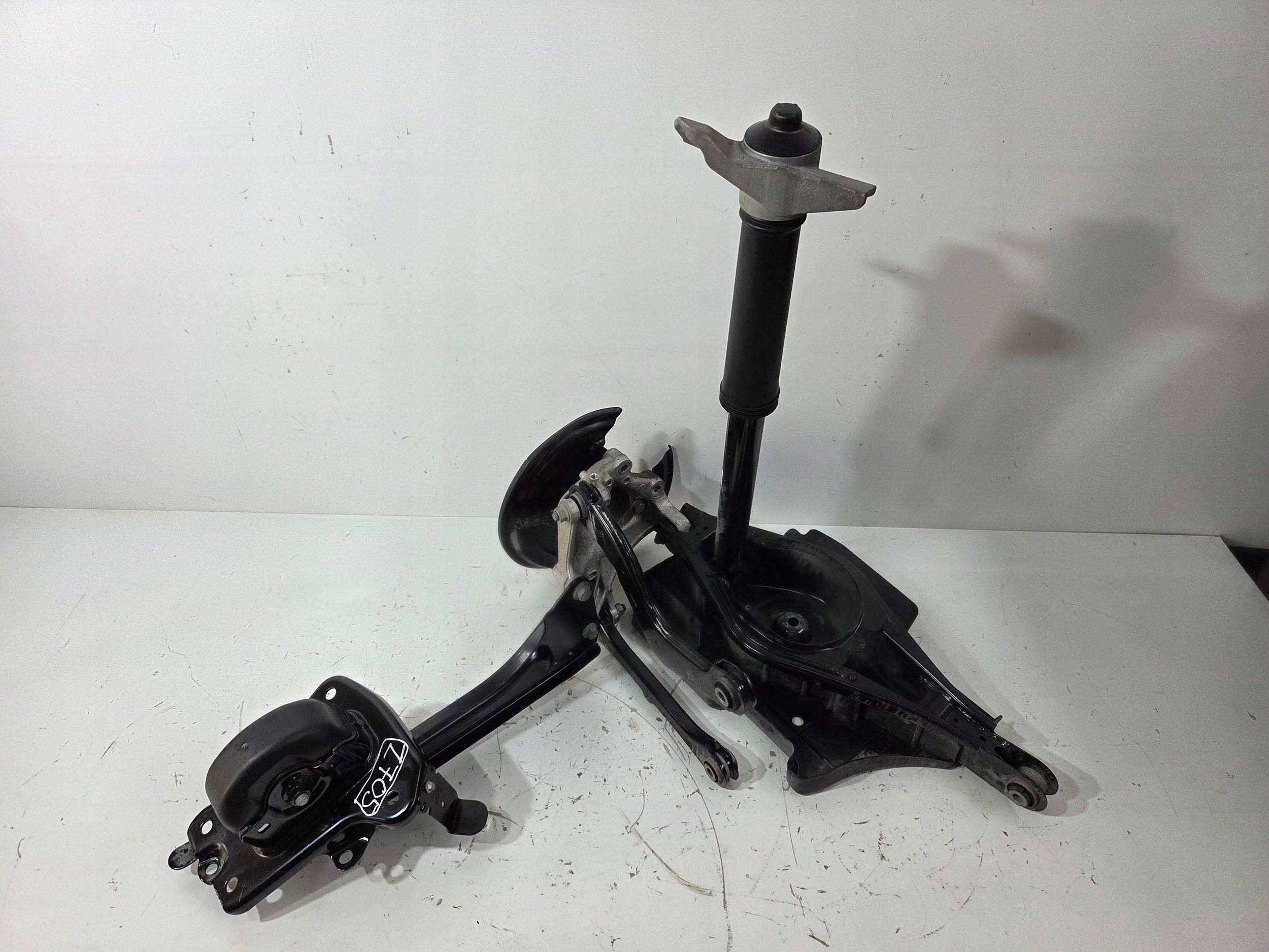 Volvo XC40 swing rear right 32246251 (Z705)