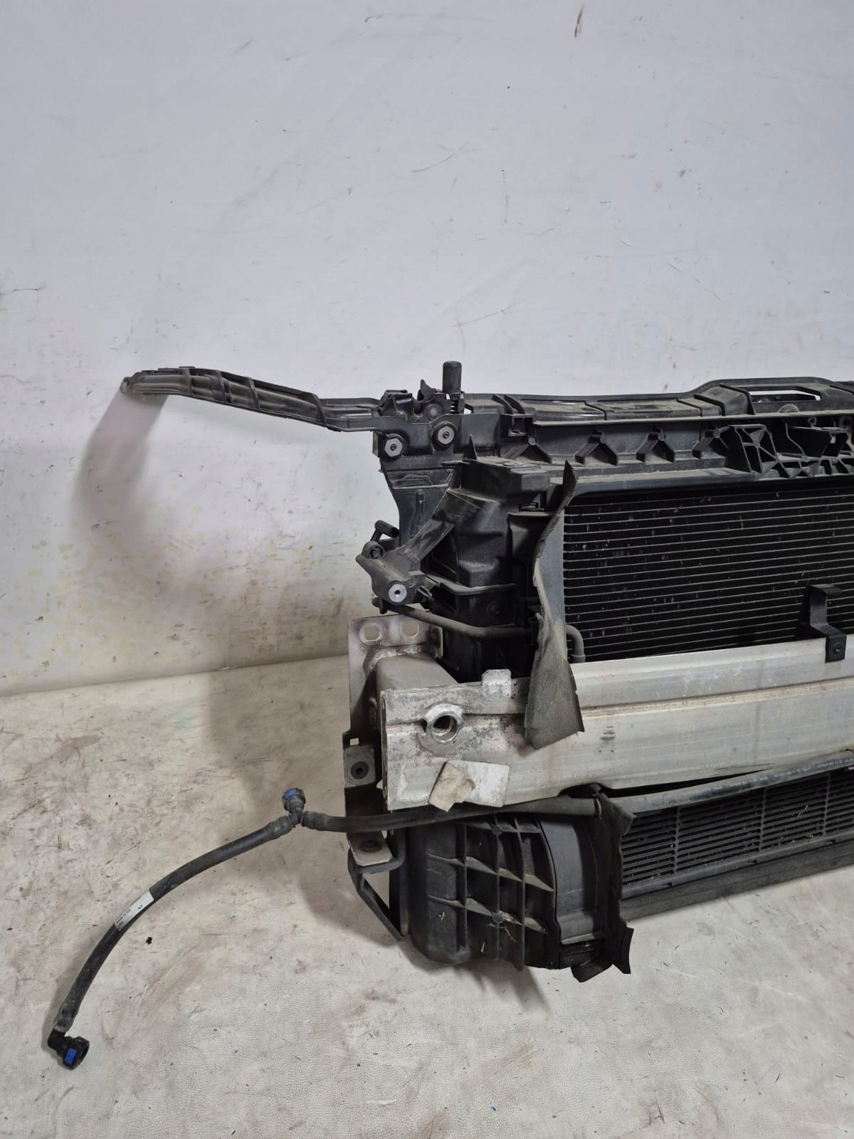 AUDI A1 8X 8X0 10- front body wall front pillar iron radiator