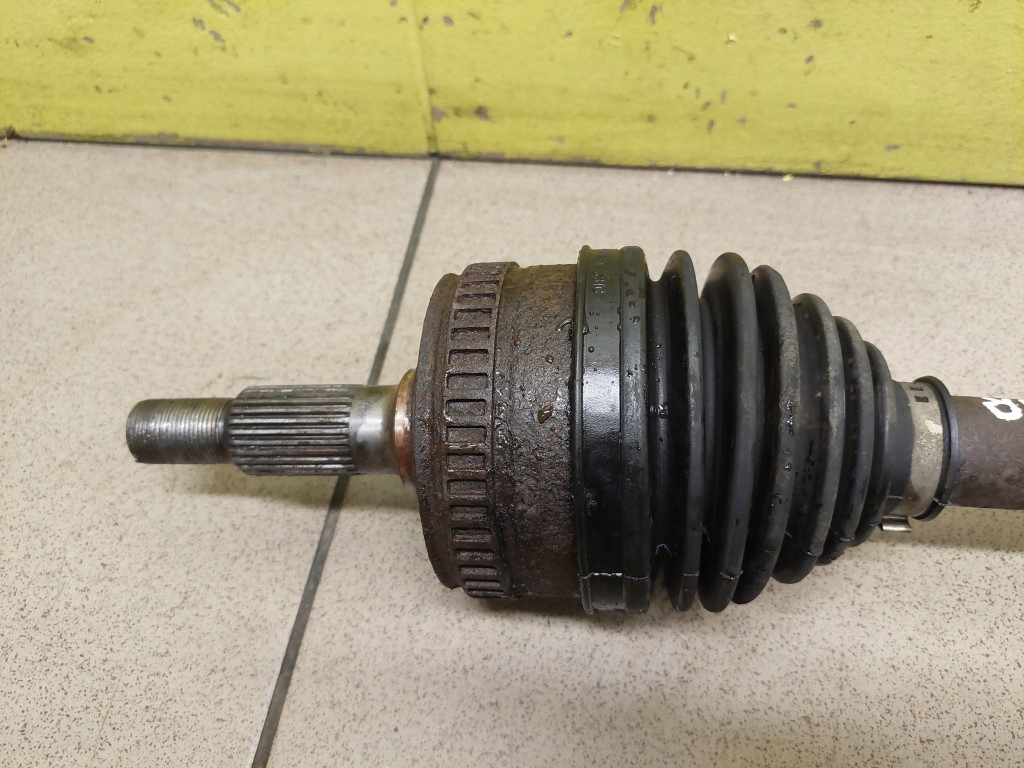 MERCEDES VITO 2.3 D semi-axis drive left